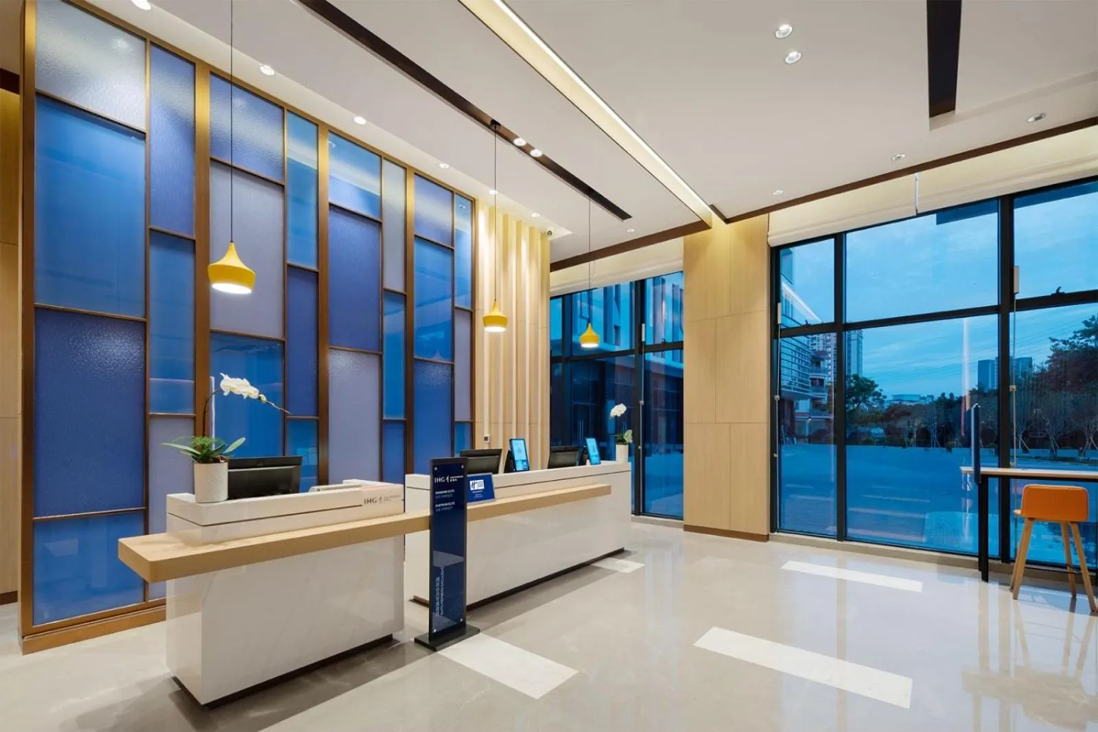 Lobby or reception in Holiday Inn Express Shunde Daliang by IHG