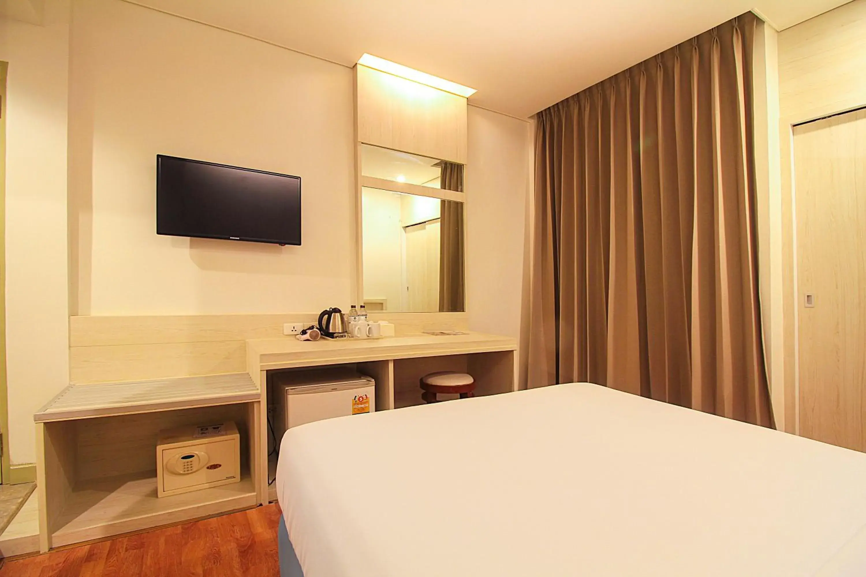 Bed in Ten Stars Hotel Pratunam