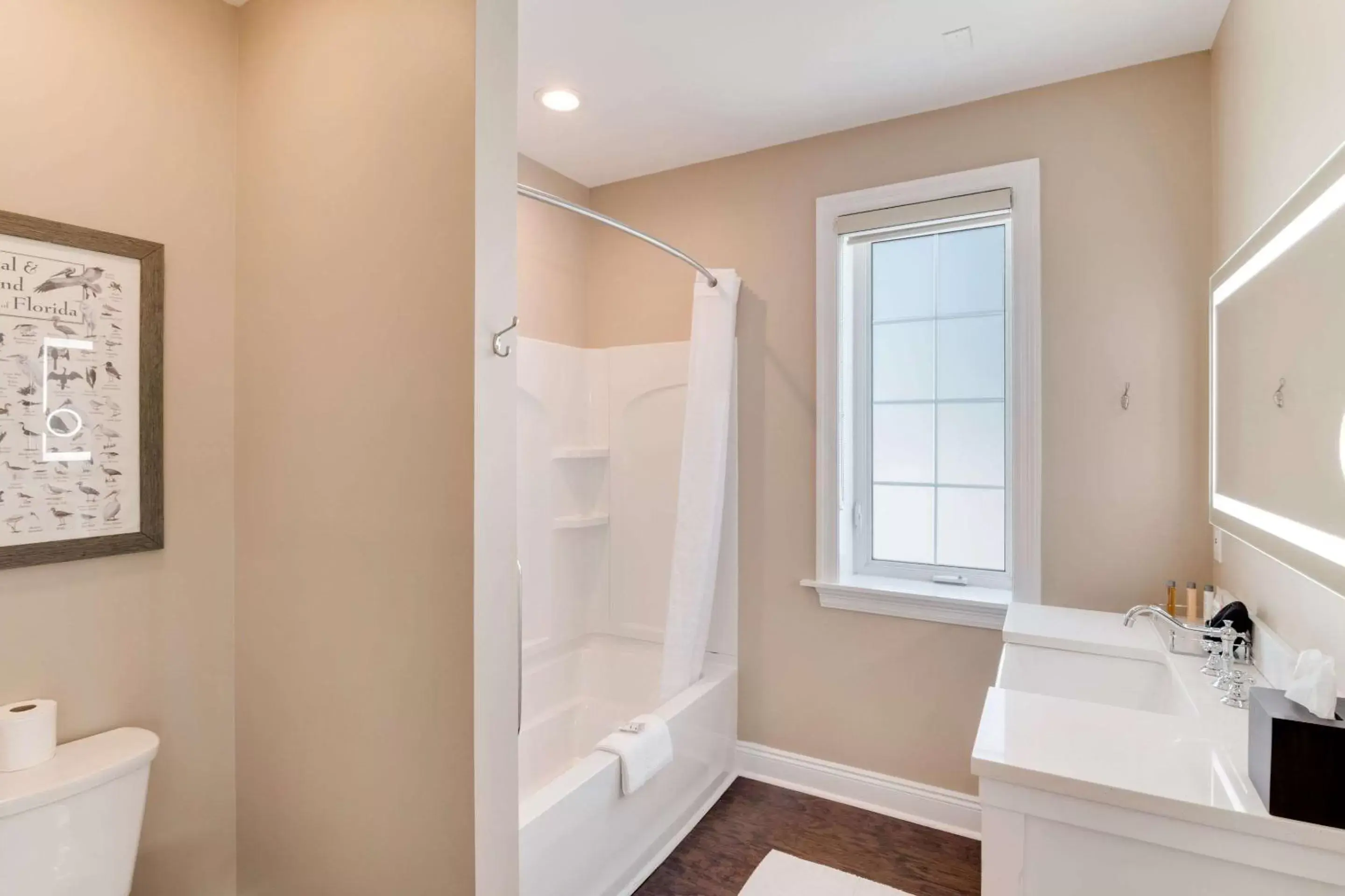 Photo of the whole room, Bathroom in The Port Inn and Cottages, Ascend Hotel Collection