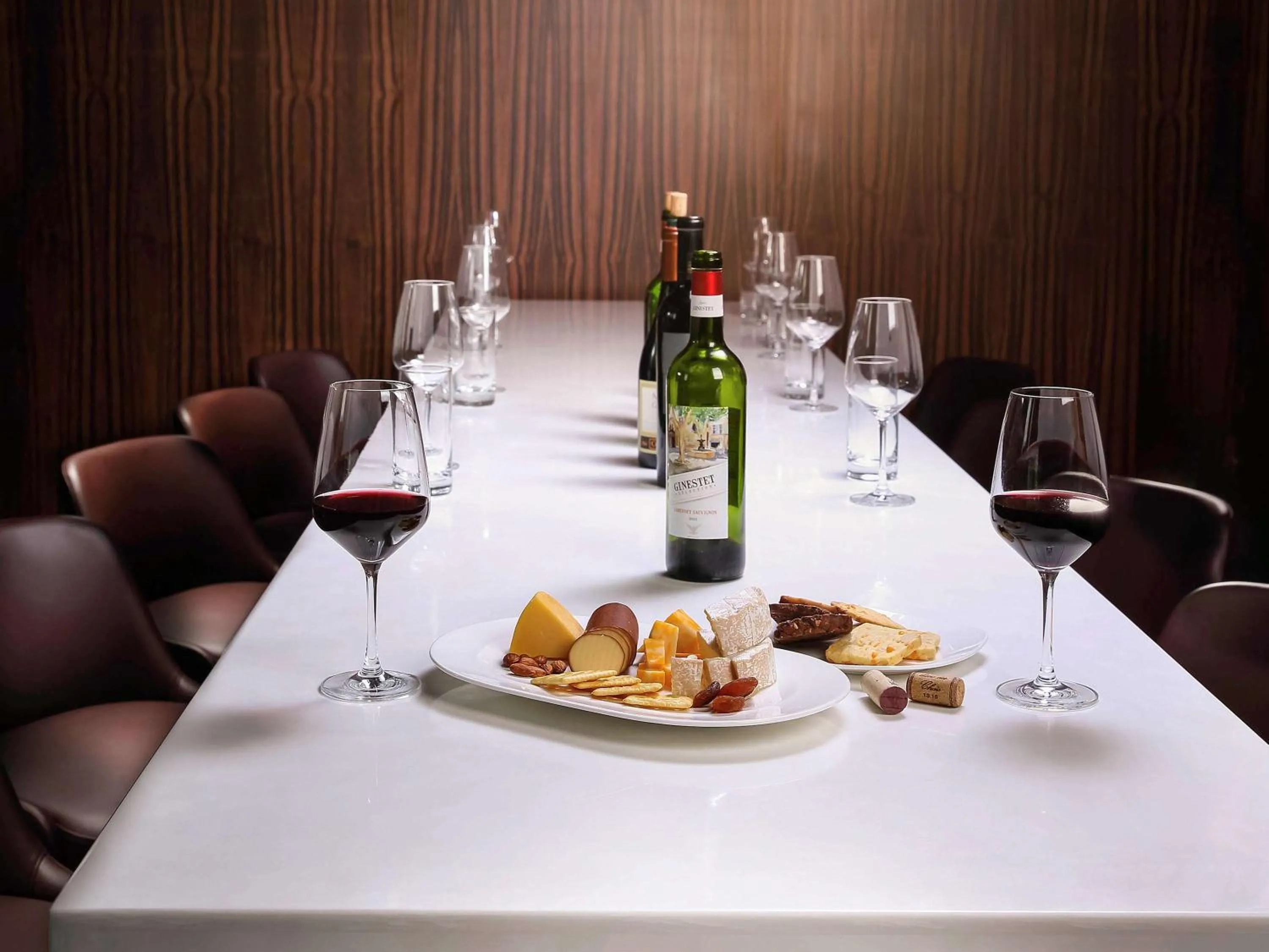 Restaurant/places to eat in Novotel Ambassador Suwon