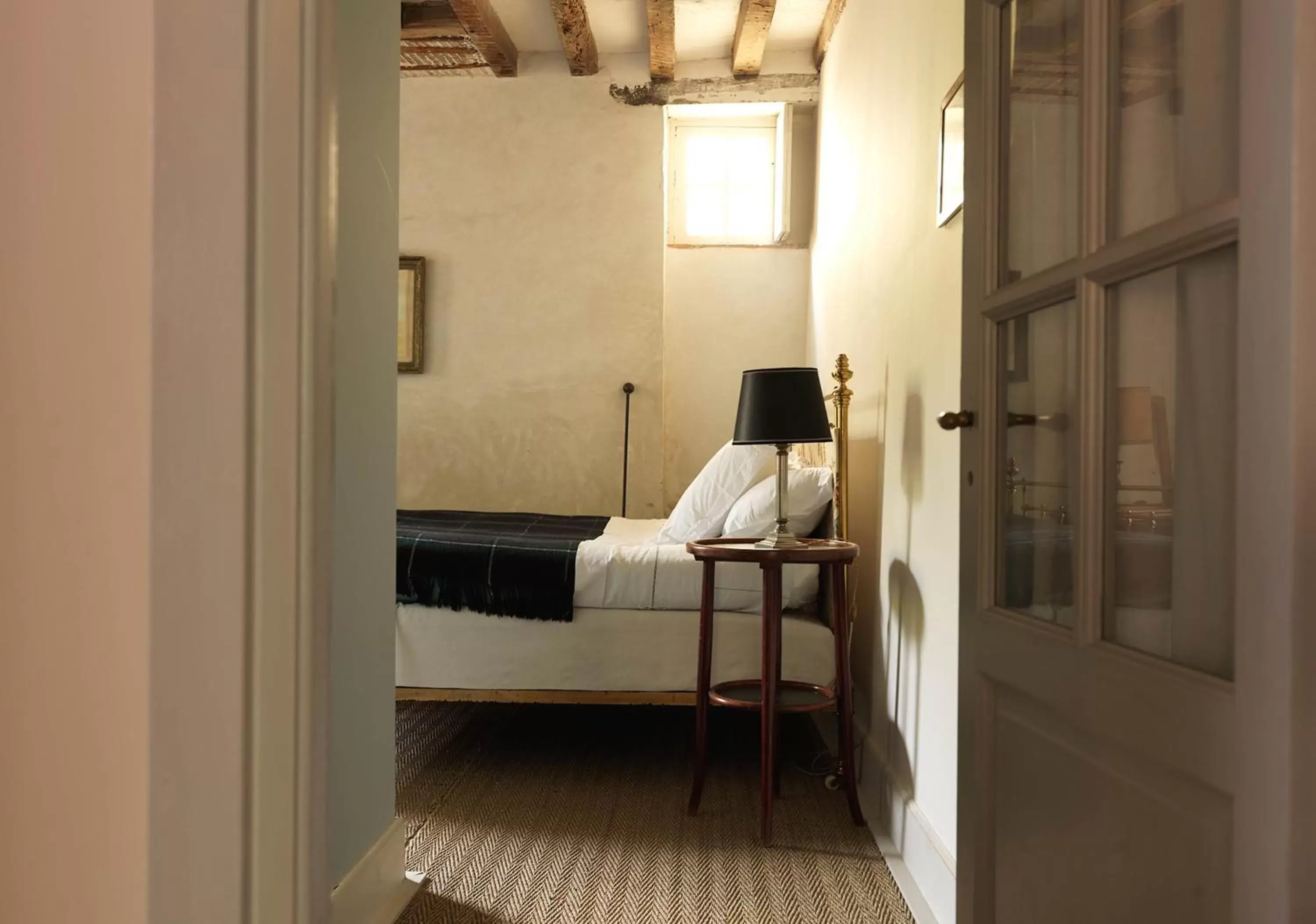 Bedroom, Bed in La maison Jeanne d'Arc