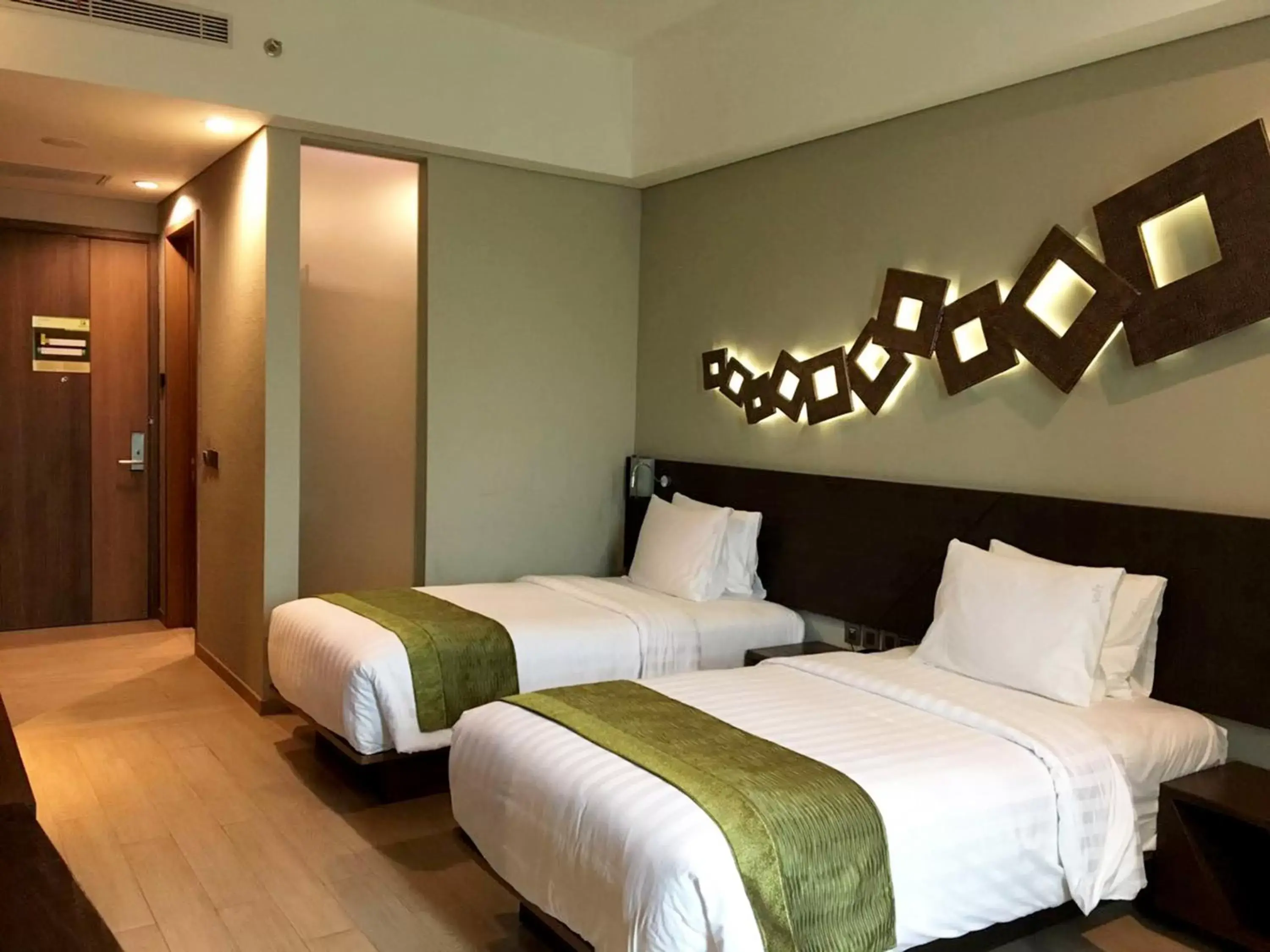 Photo of the whole room, Bed in Holiday Inn Cikarang Jababeka, an IHG Hotel