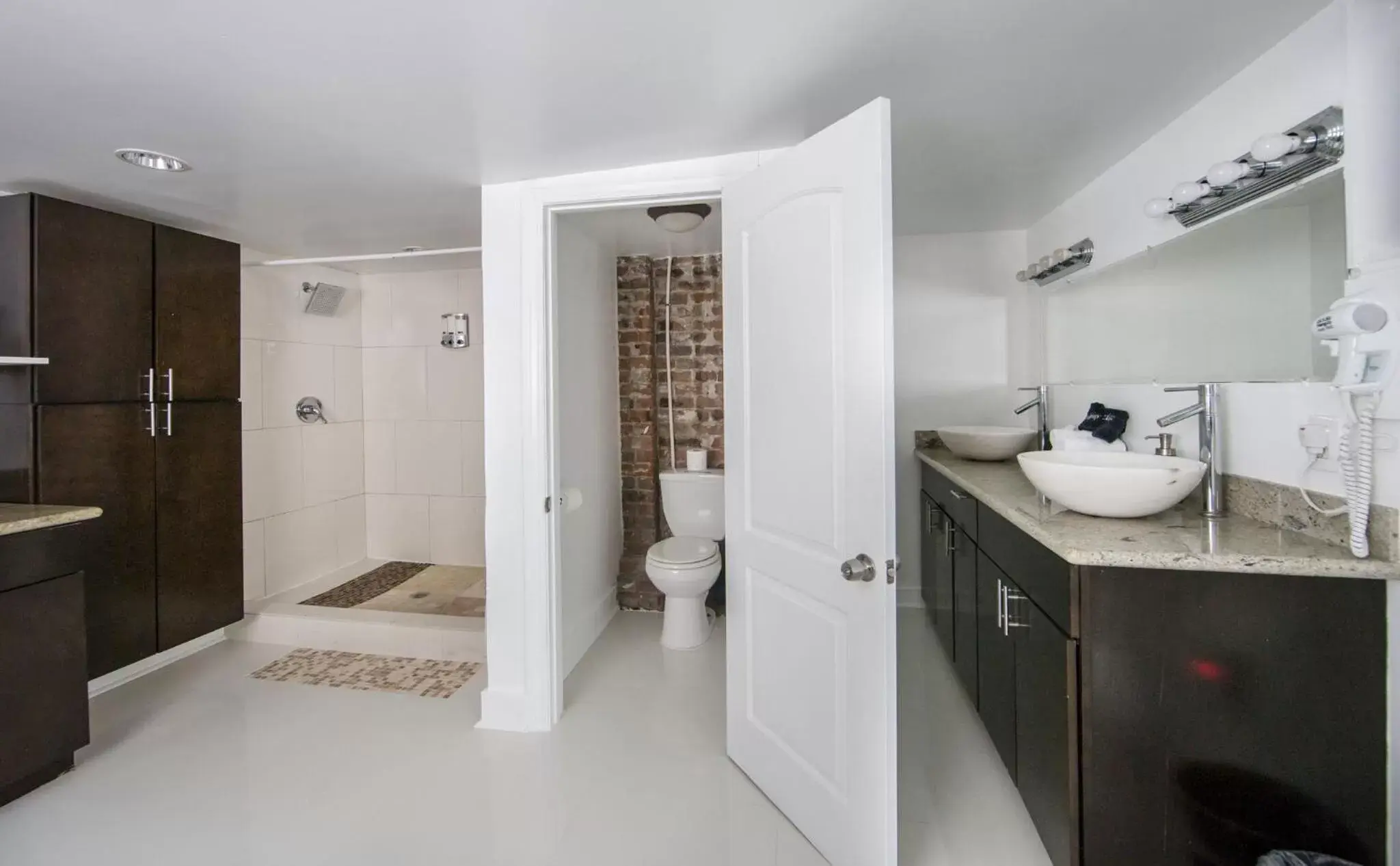 Bathroom in Magazine Mansion