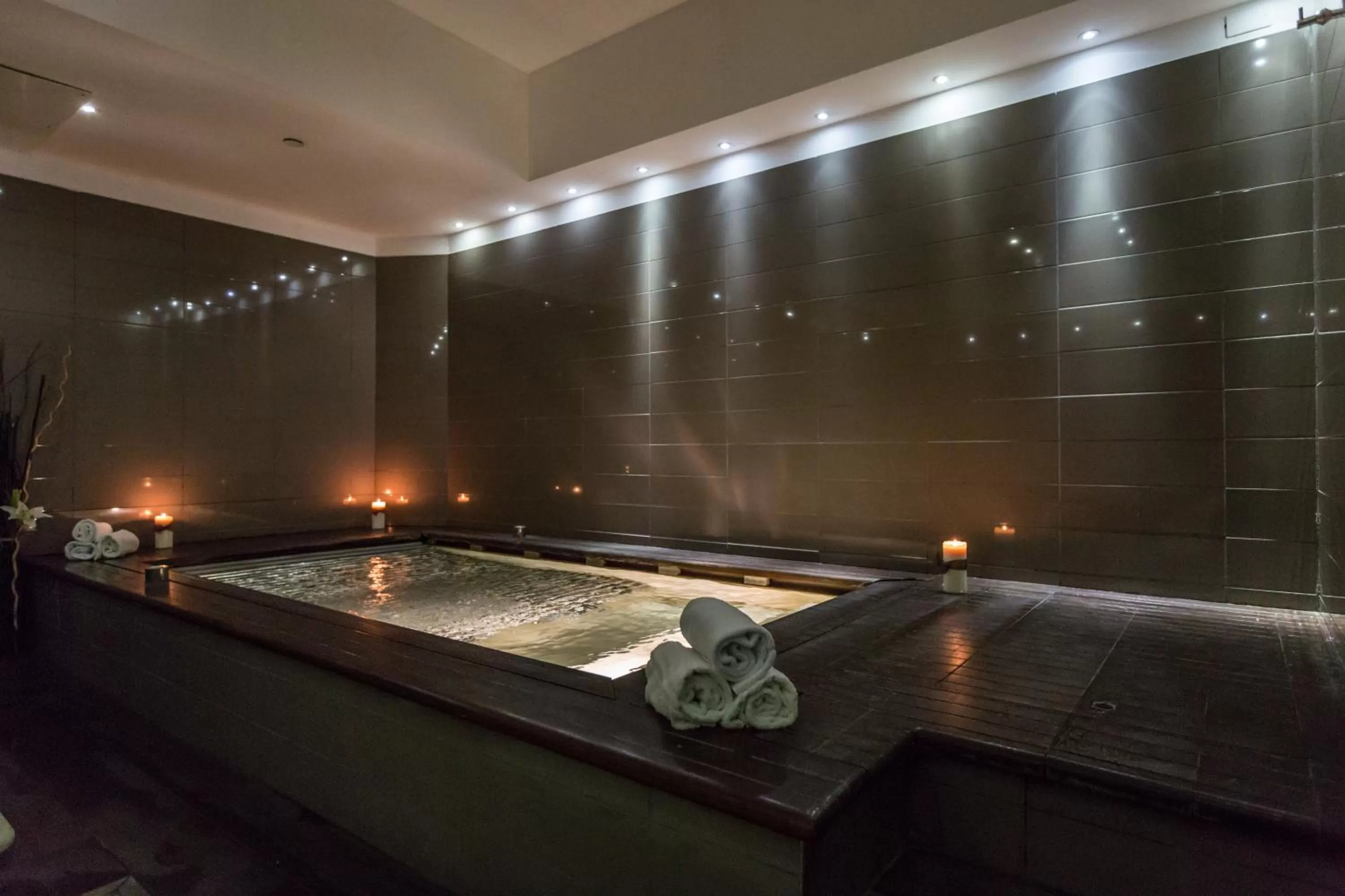 Hot Tub in Best Western Plus The Hub Hotel