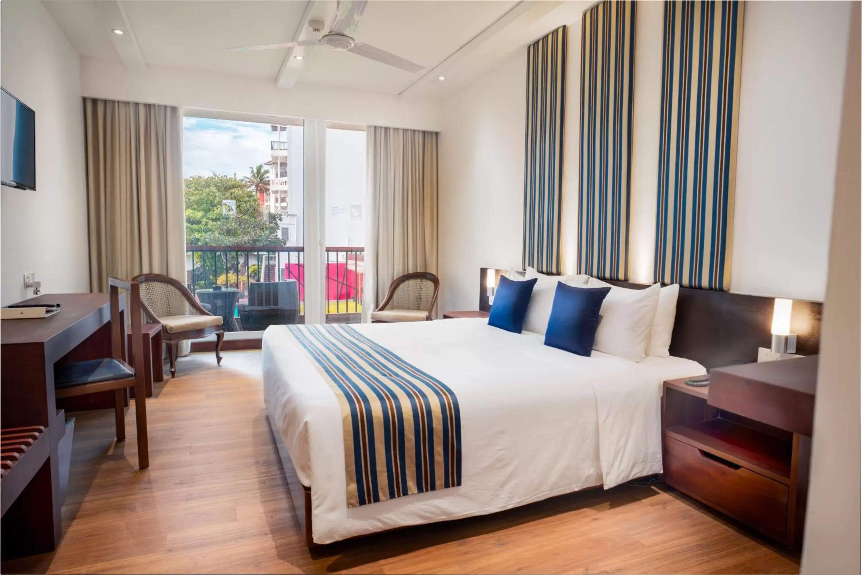 Deluxe King Room with Balcony - single occupancy in Camelot Beach Hotel Deluxe King Room with Balcony - single occupancy in Camelot Beach Hotel