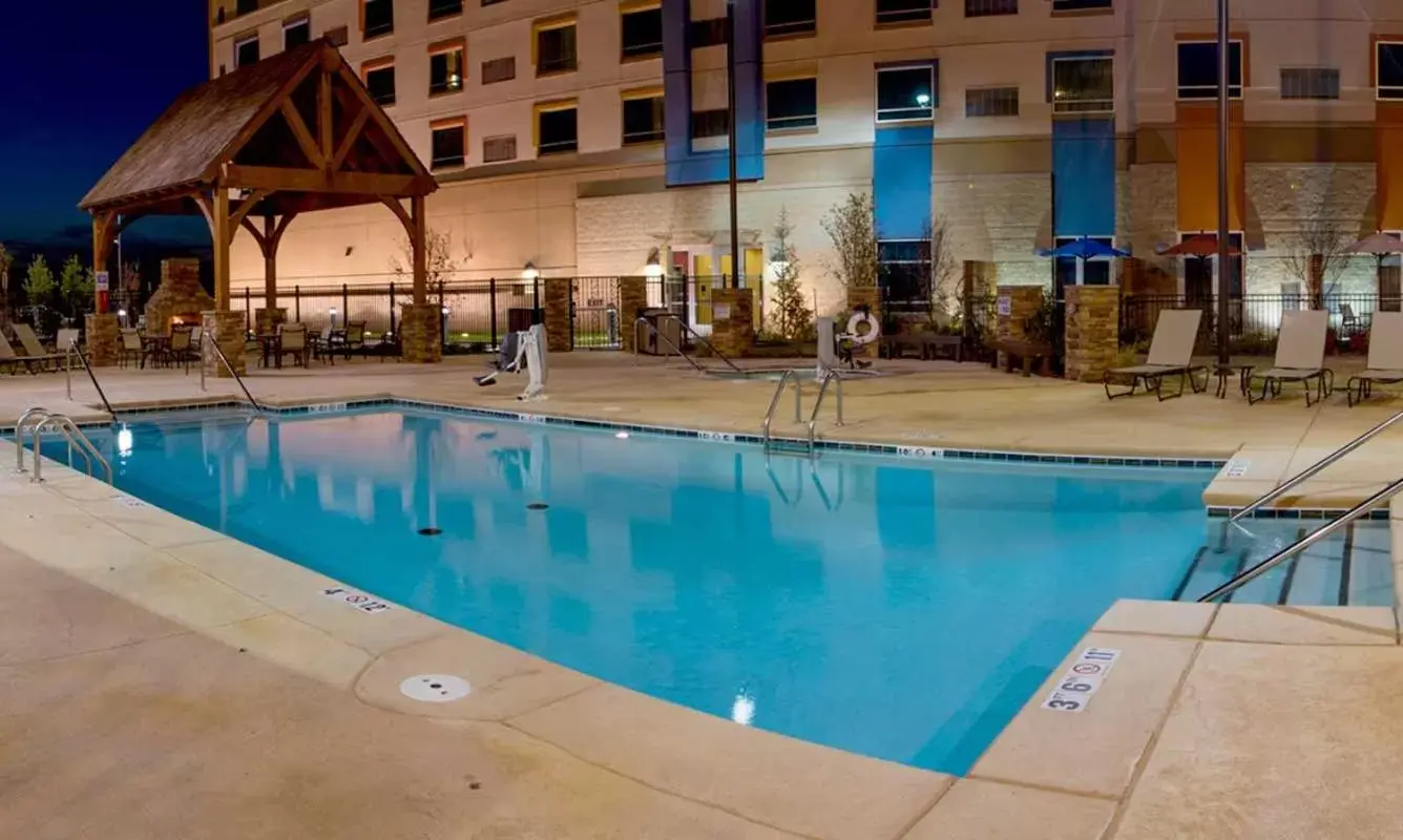 Swimming Pool in Apache Casino Hotel