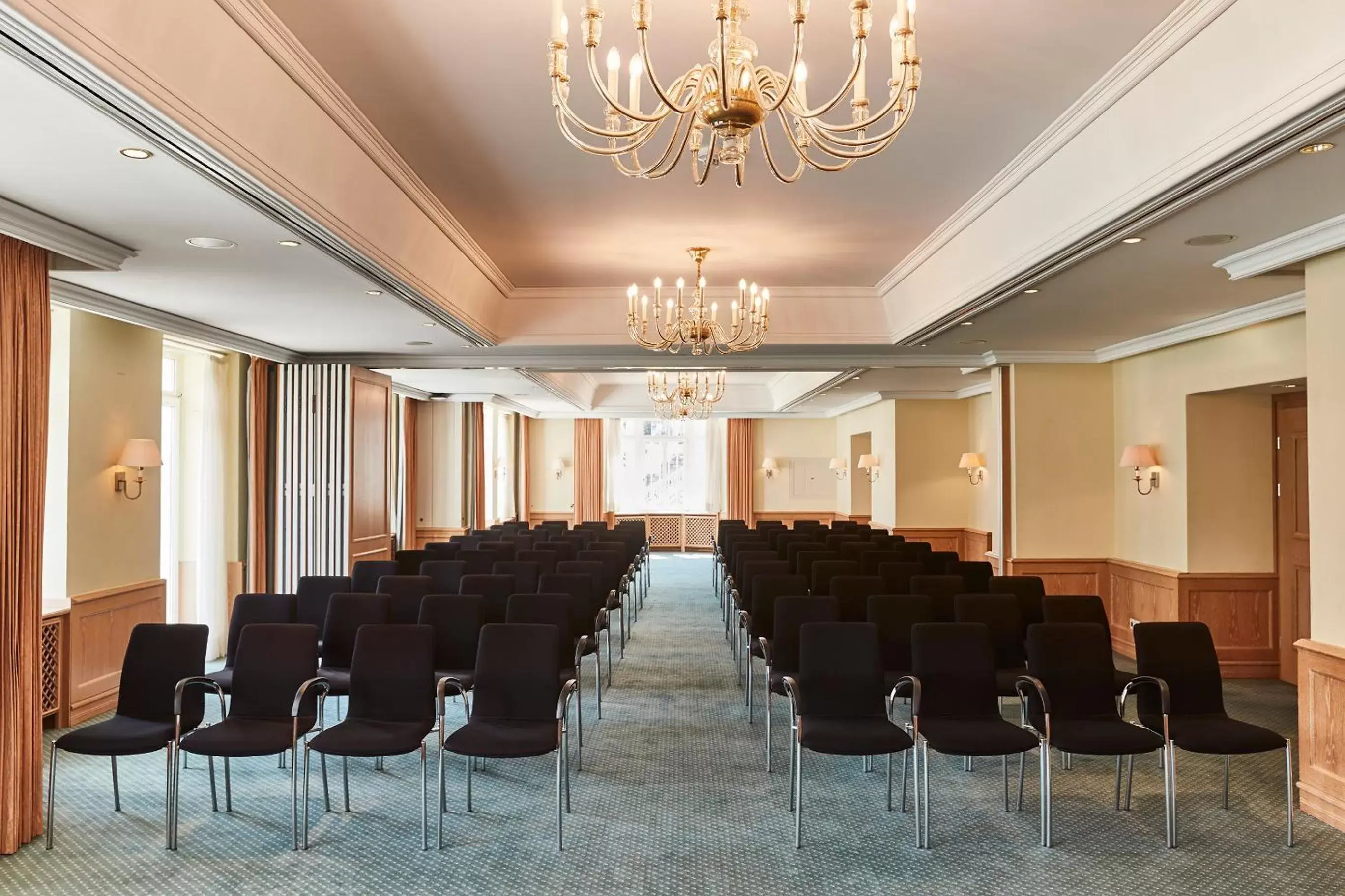 Meeting/conference room in Steigenberger Icon Grandhotel Belvédère