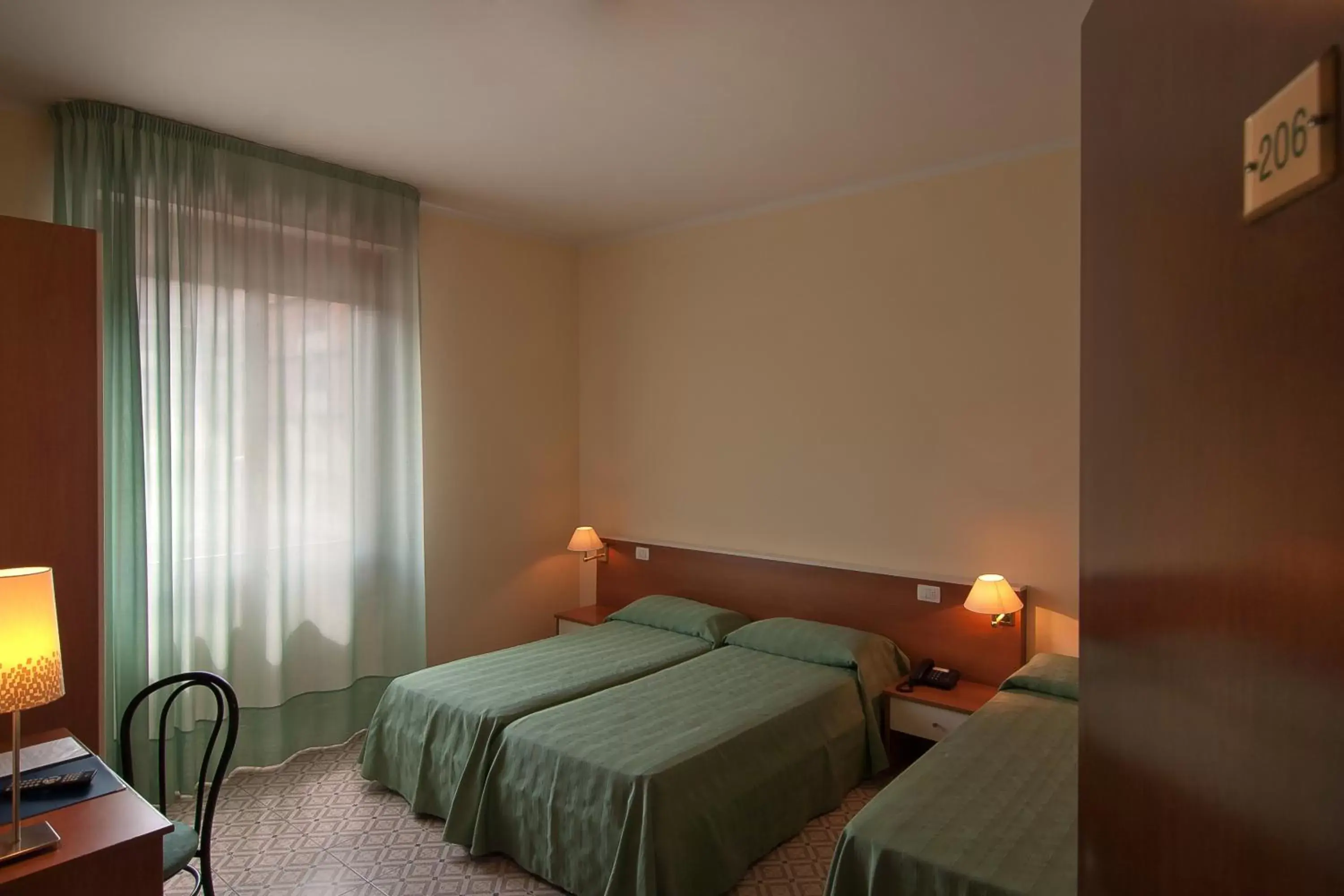 Photo of the whole room, Bed in Mio Hotel Firenze