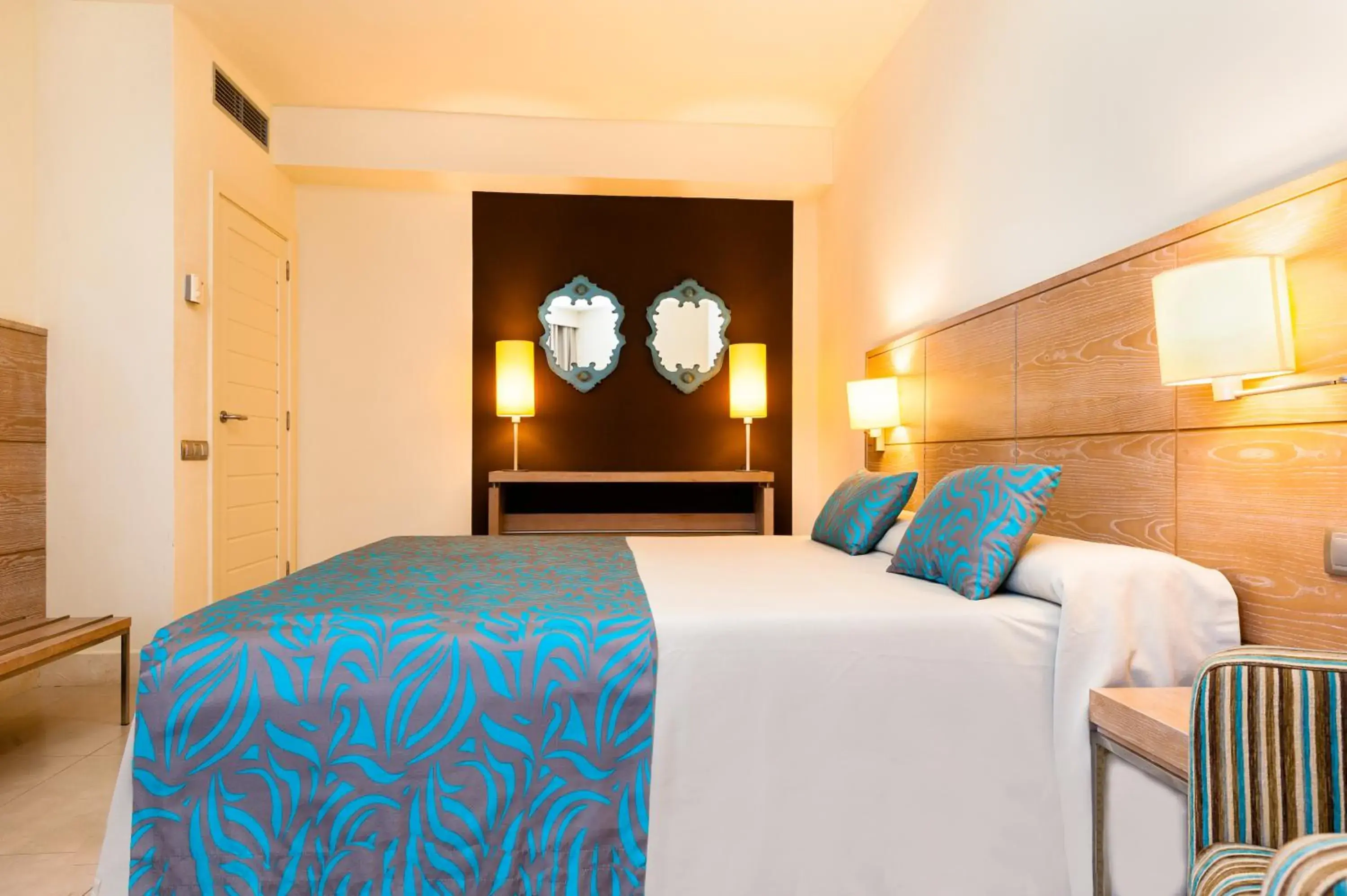 Bed in Kn Hotel Arenas del Mar Adults Only