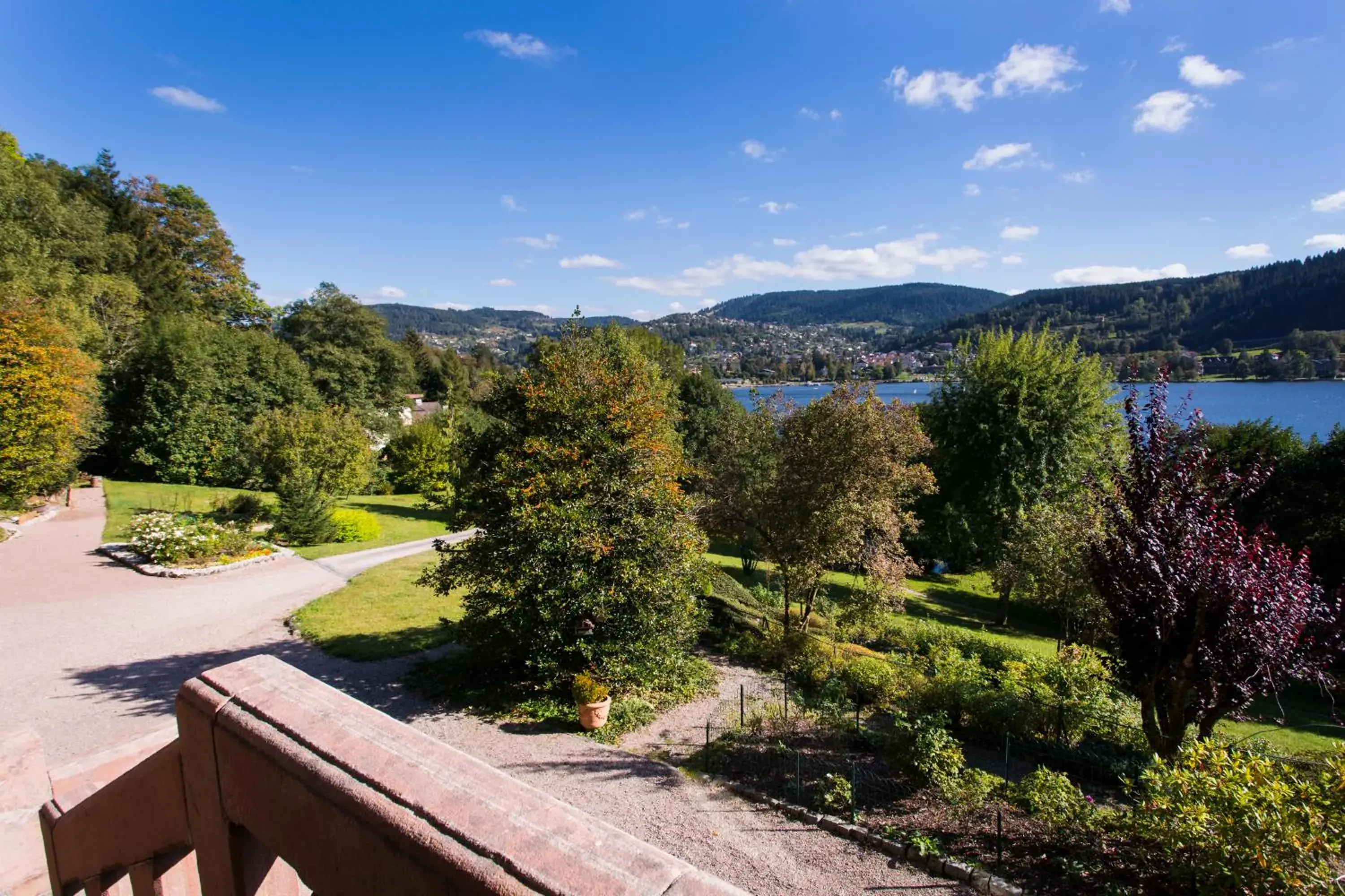 Garden, Mountain View in Le Manoir Au Lac