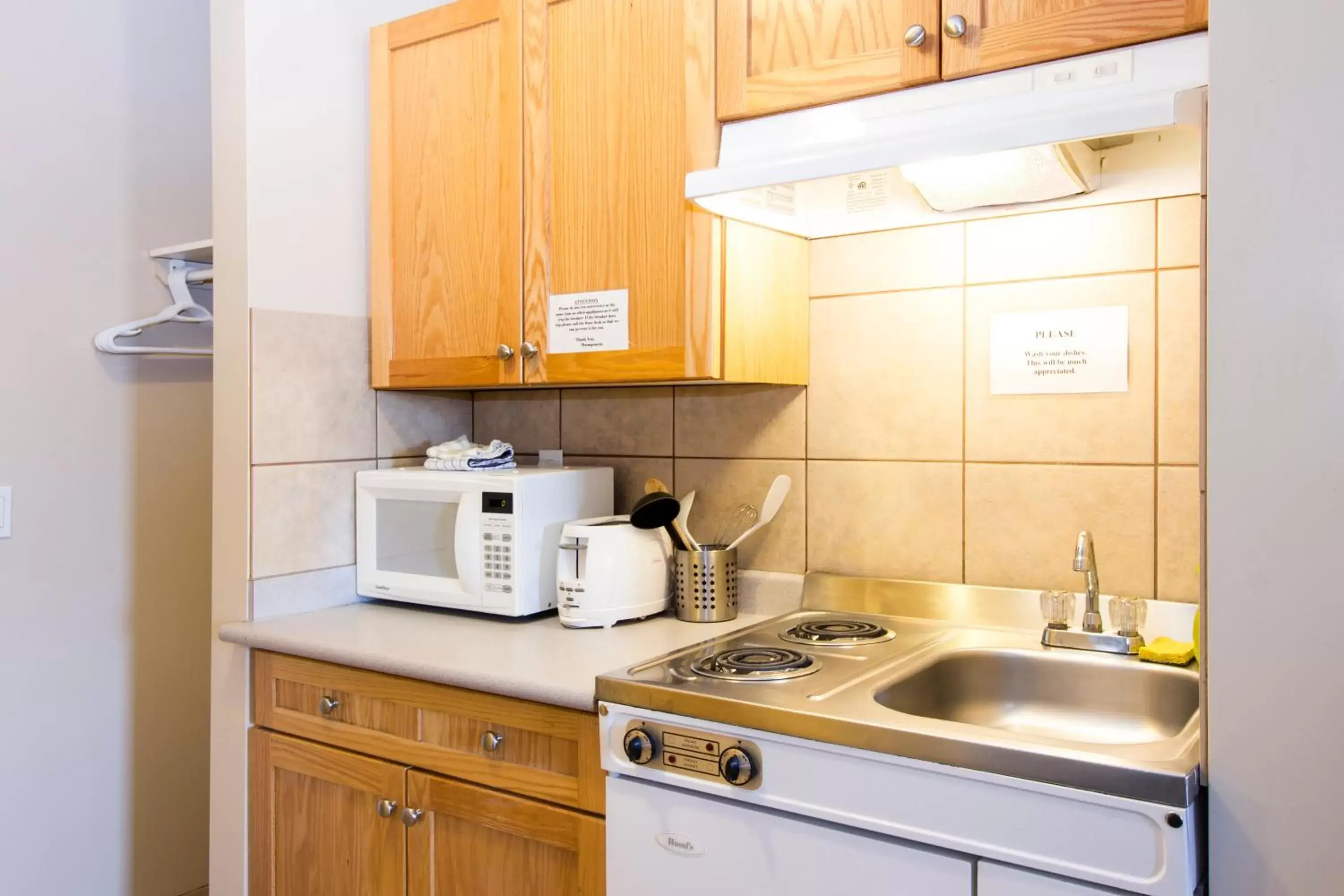 Kitchen/Kitchenette in West Country Inn