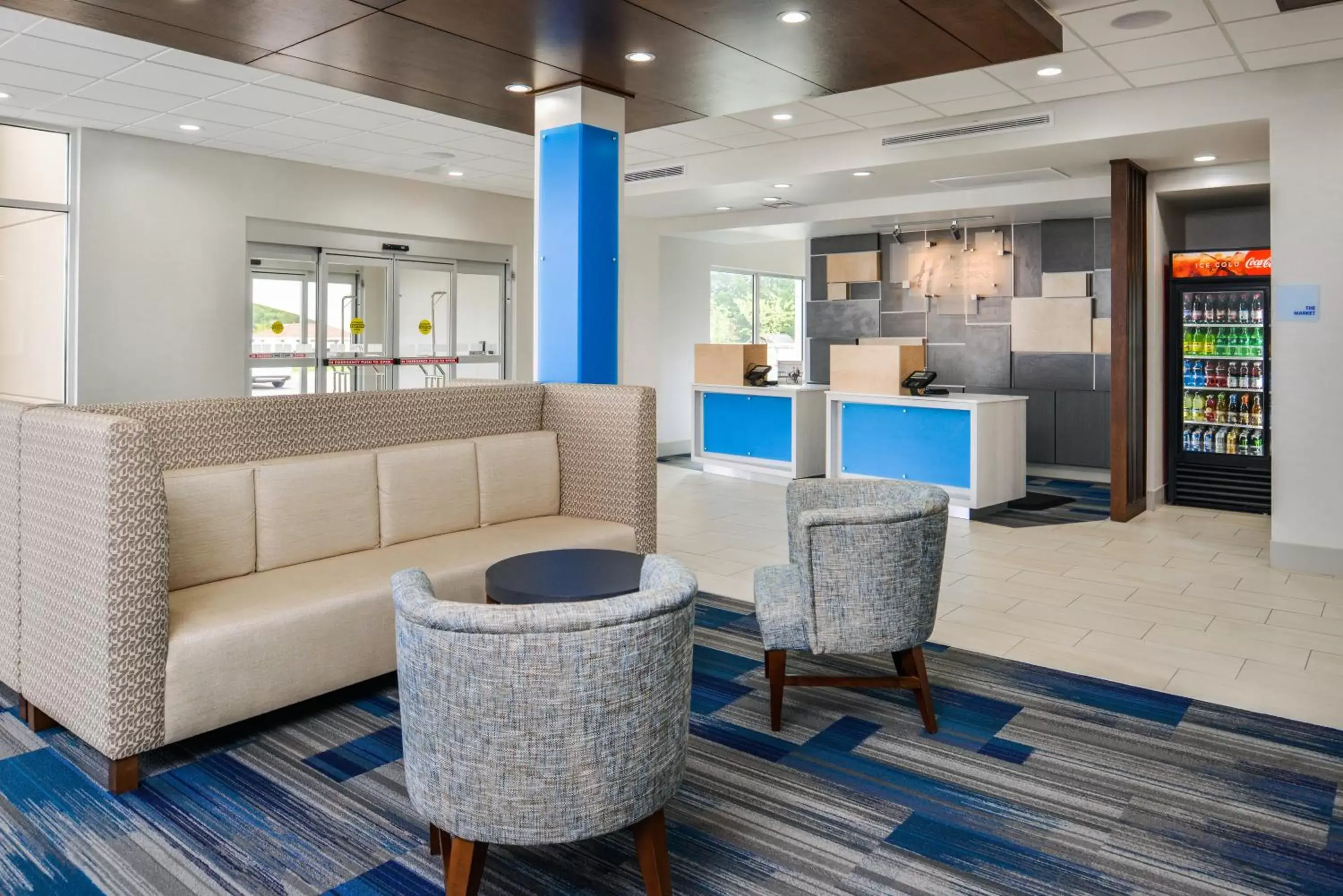 Property building, Lobby/Reception in Holiday Inn Express & Suites - Siloam Springs, an IHG Hotel