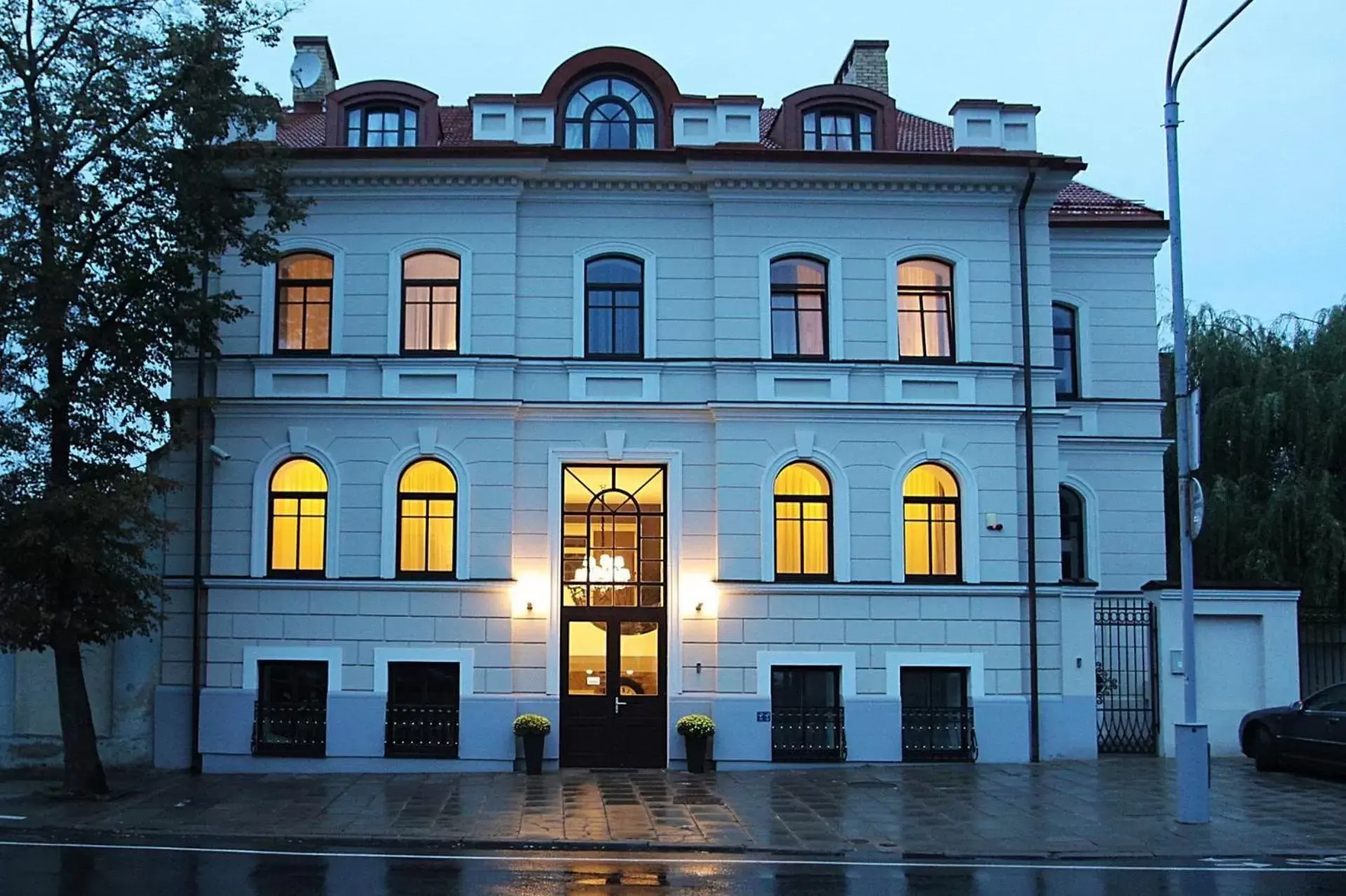 Property building in Moon Garden Old Town Hotel Property building in Moon Garden Old Town Hotel