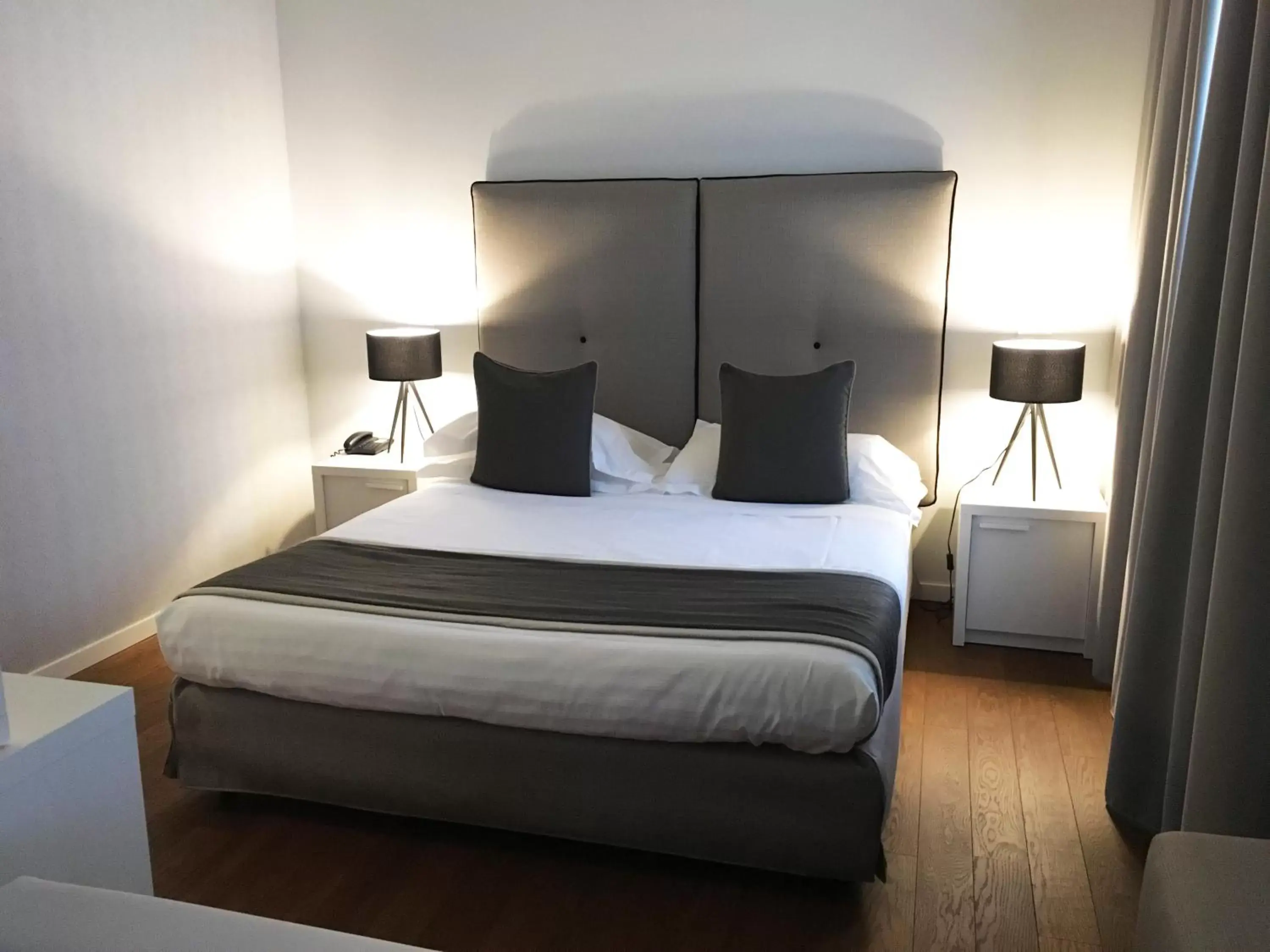 Bed in Hotel De La Ville