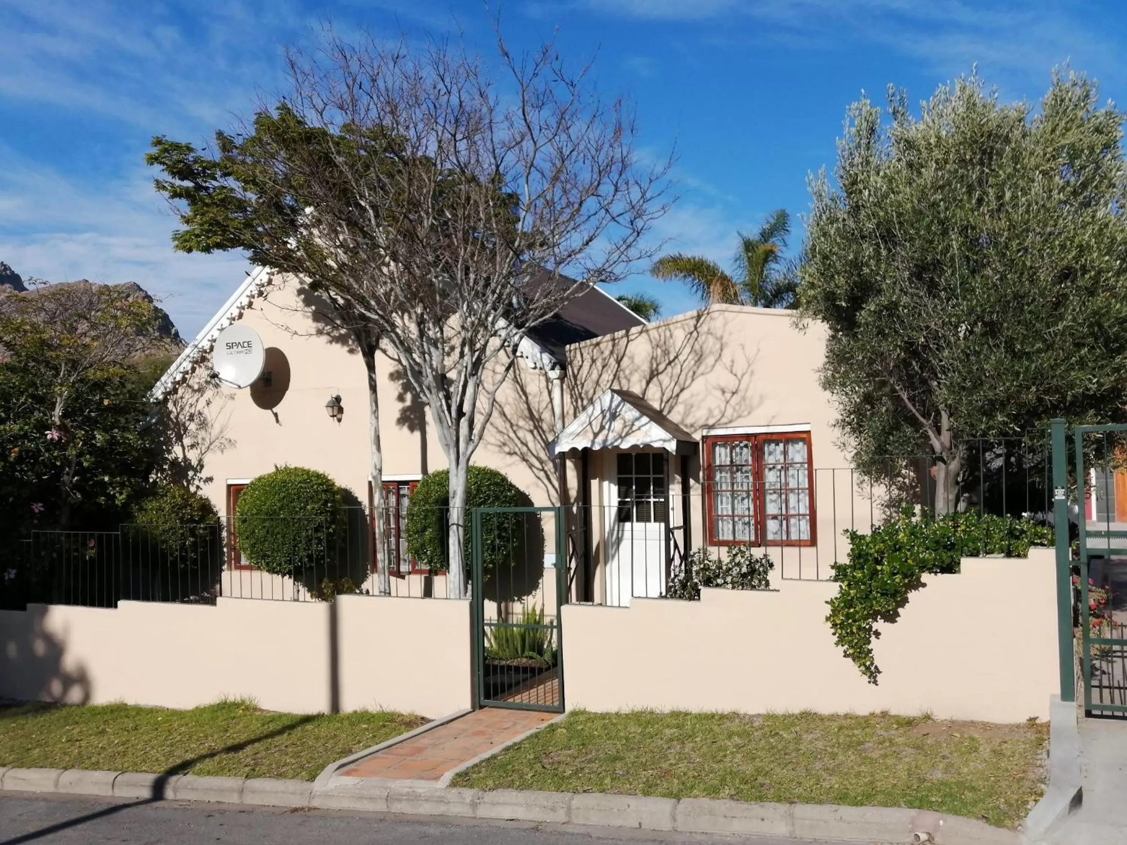 Facade/entrance in Squirrels Corner