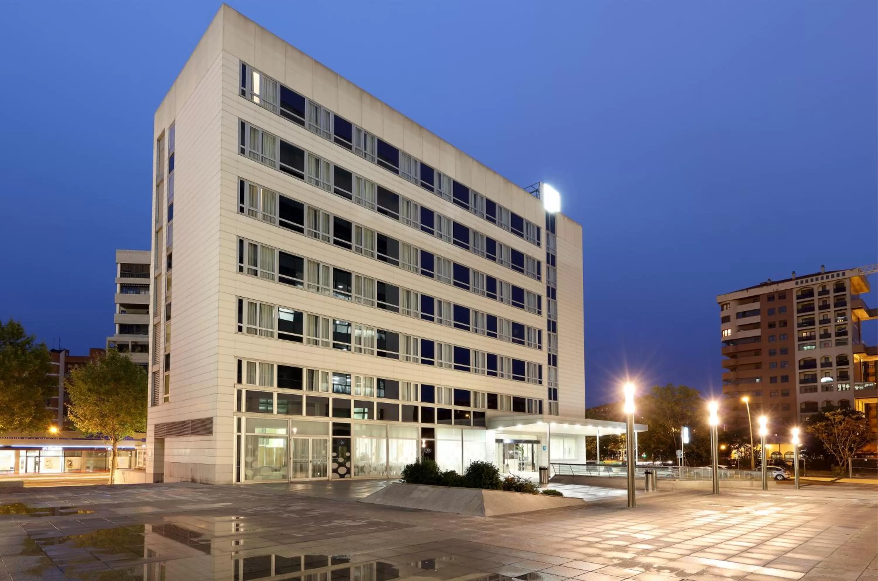 Property building in Exe Zaragoza WTC