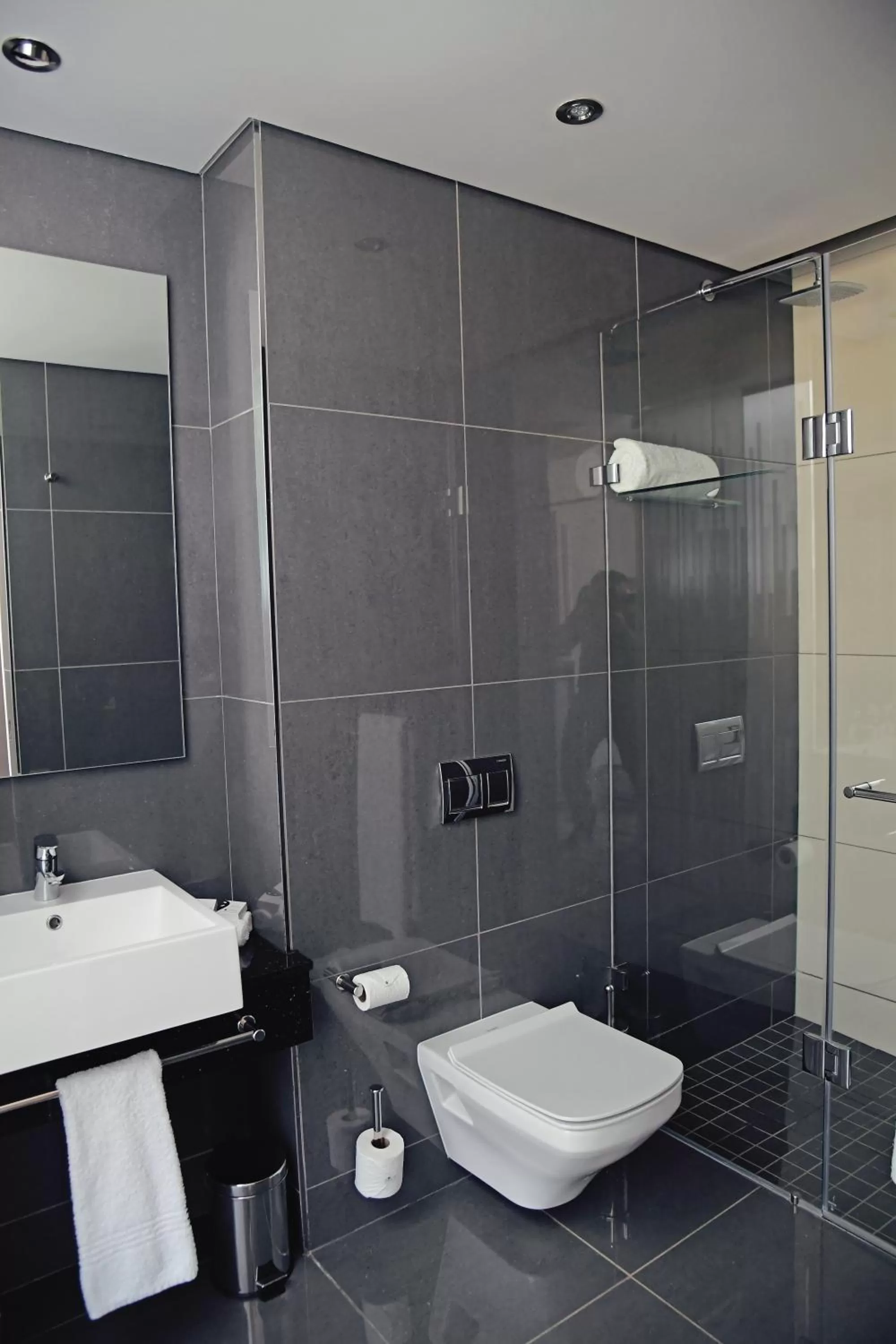 Bathroom in The Capital Menlyn Maine