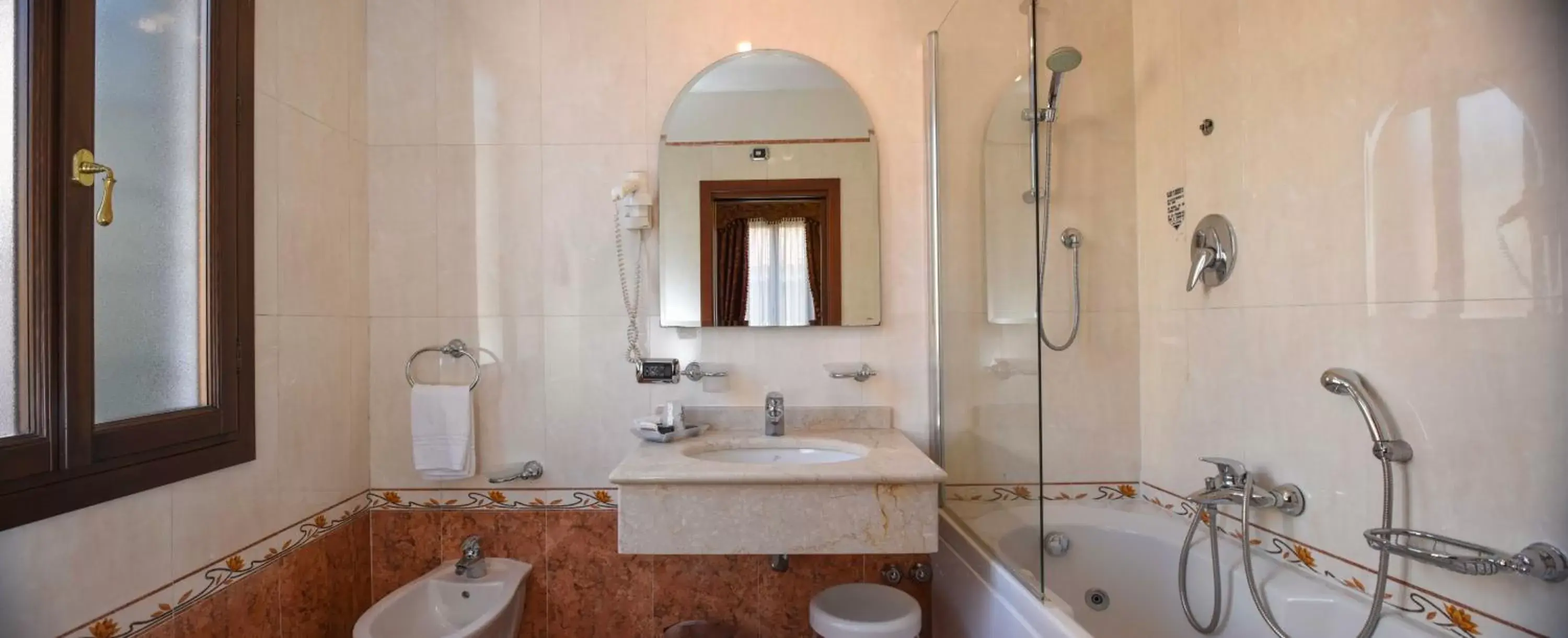 Bathroom in Hotel Ca' Alvise