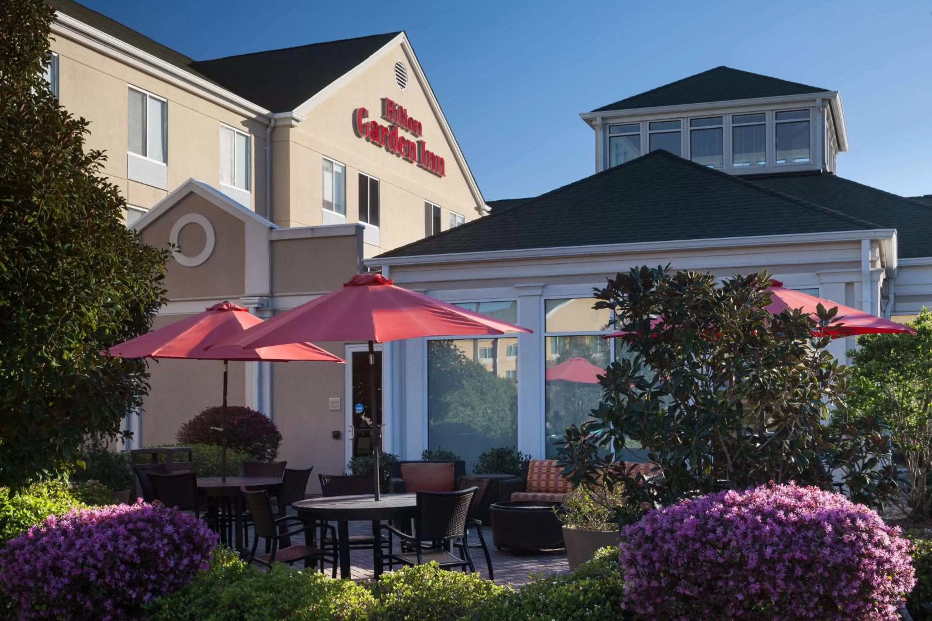 Property building in Hilton Garden Inn Savannah Airport
