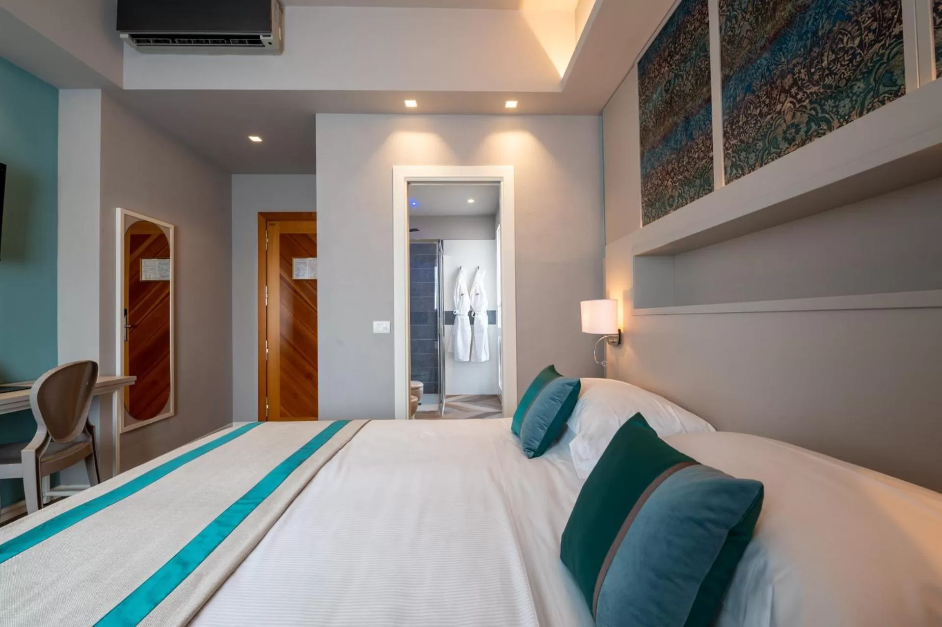 Bed in Hotel Monte Rosa