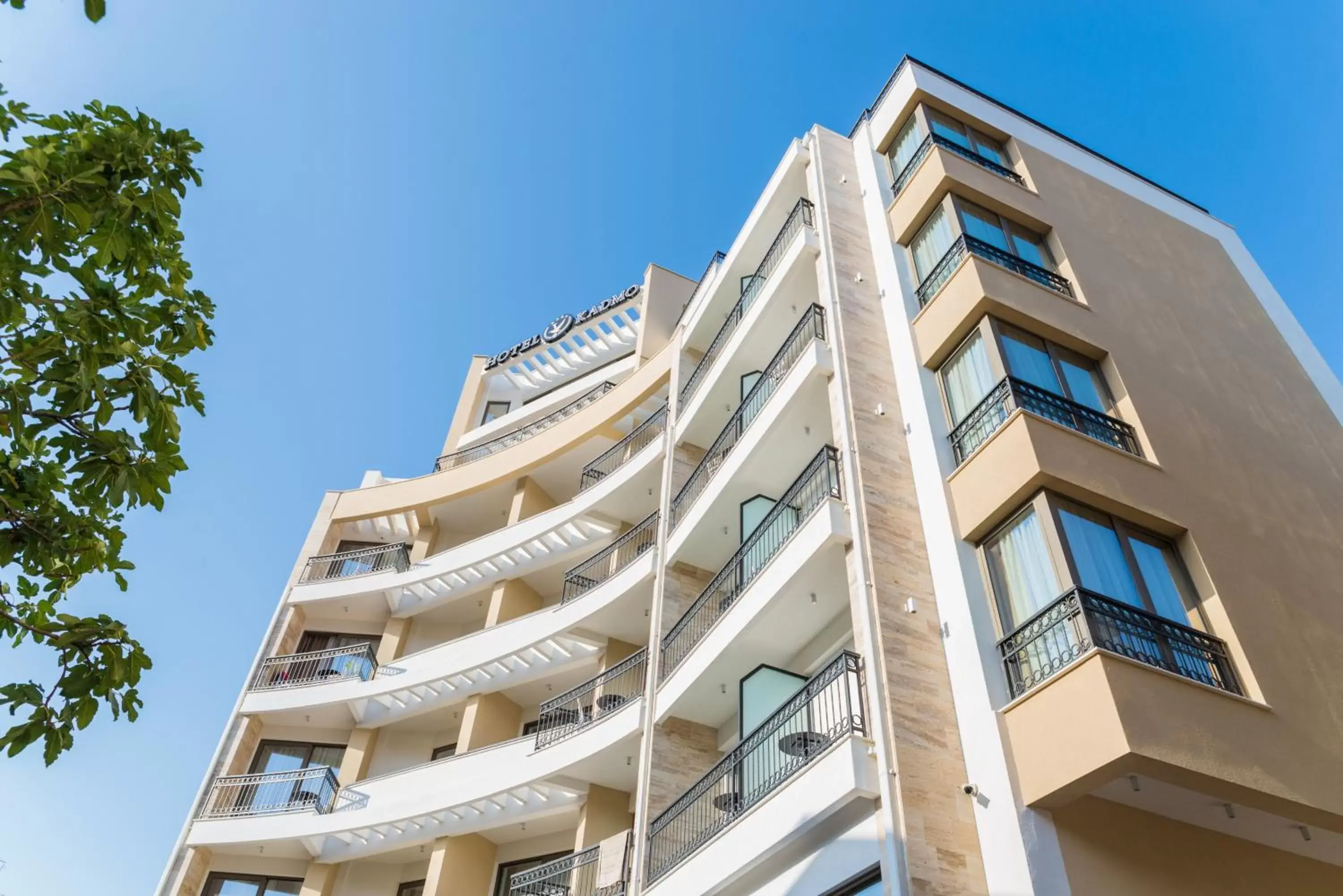 Property building in Hotel Kadmo by Aycon Property building in Hotel Kadmo by Aycon