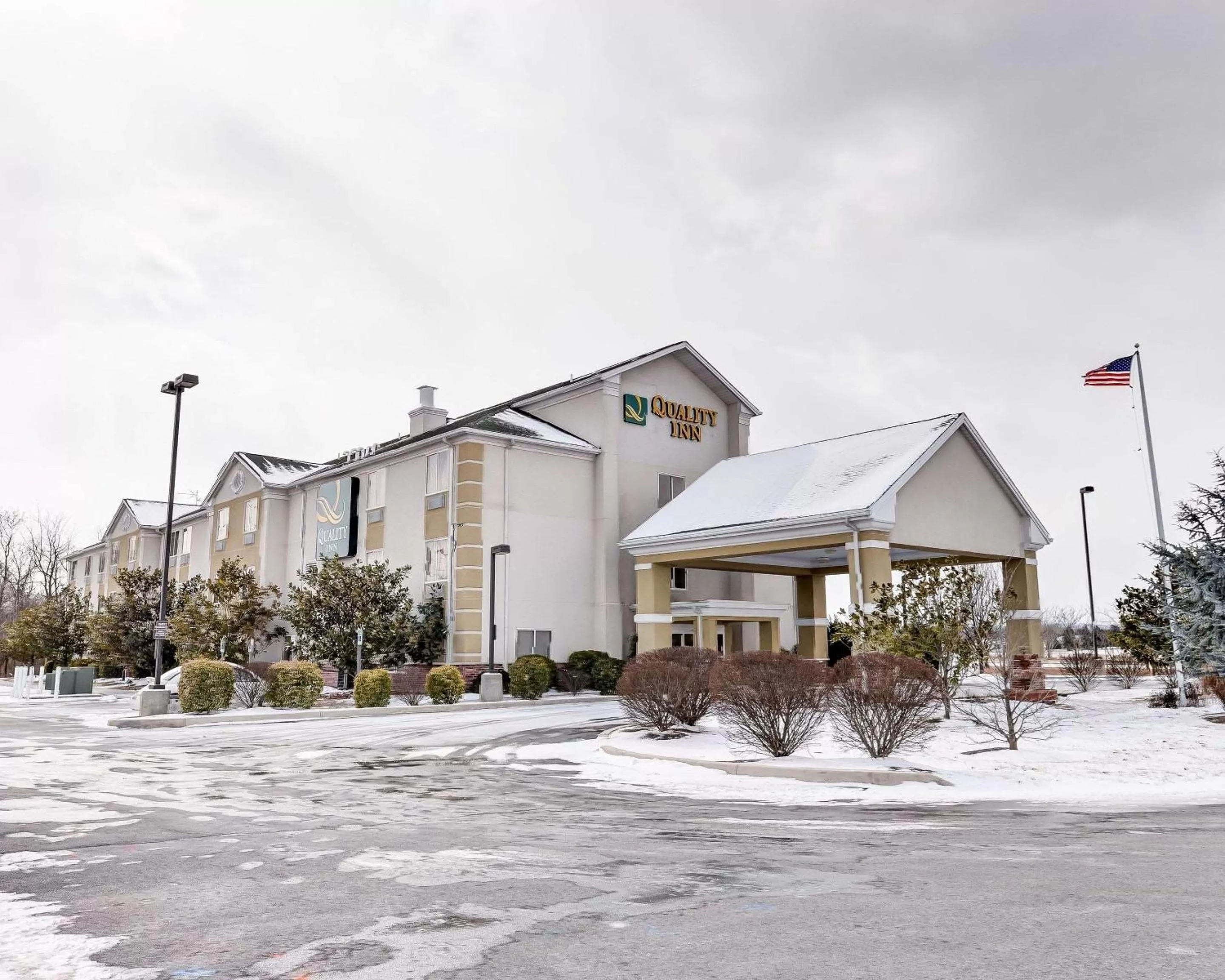 Property building in Quality Inn Spring Mills - Martinsburg North