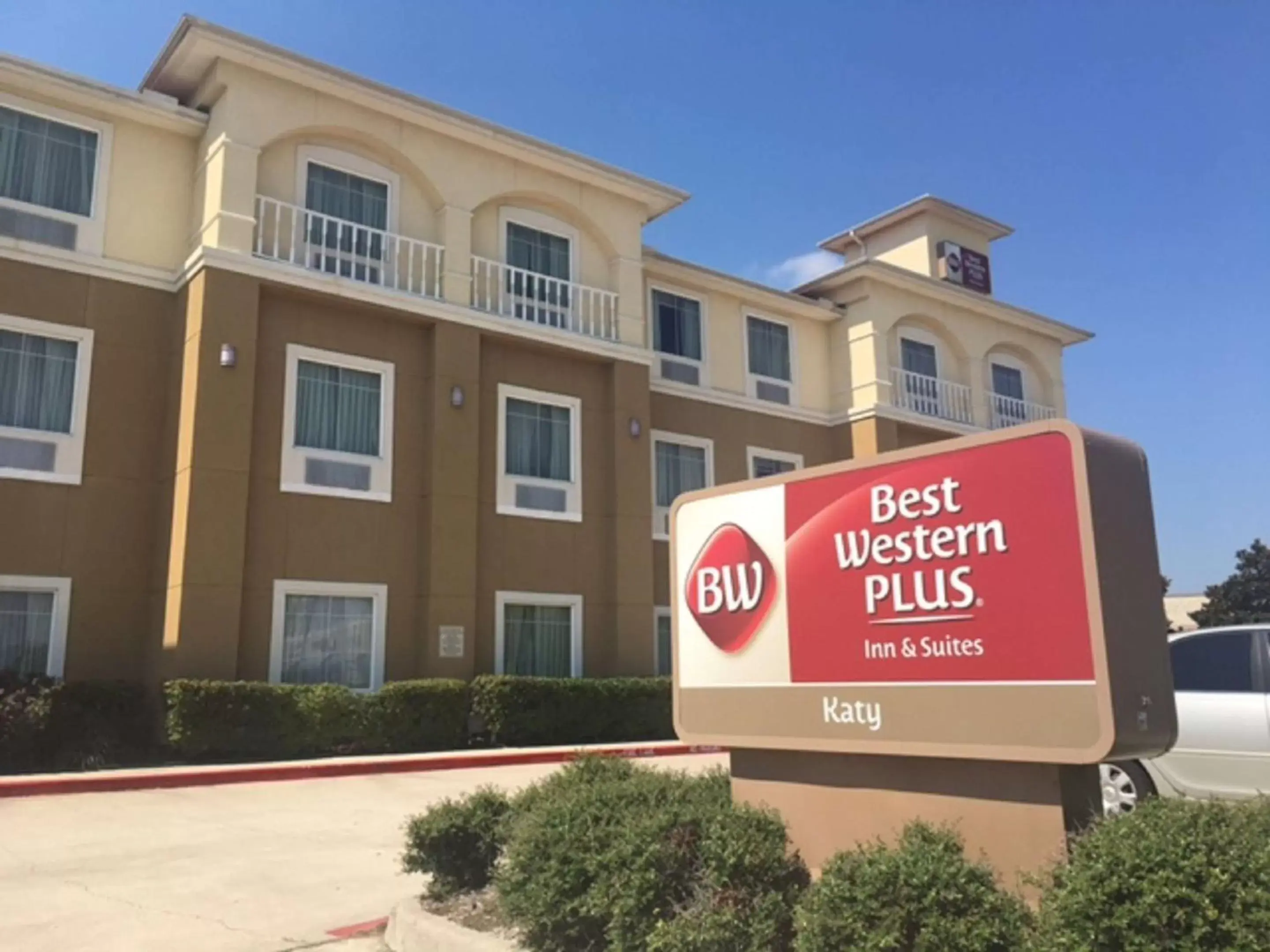 Property building in Best Western Plus Katy Inn and Suites