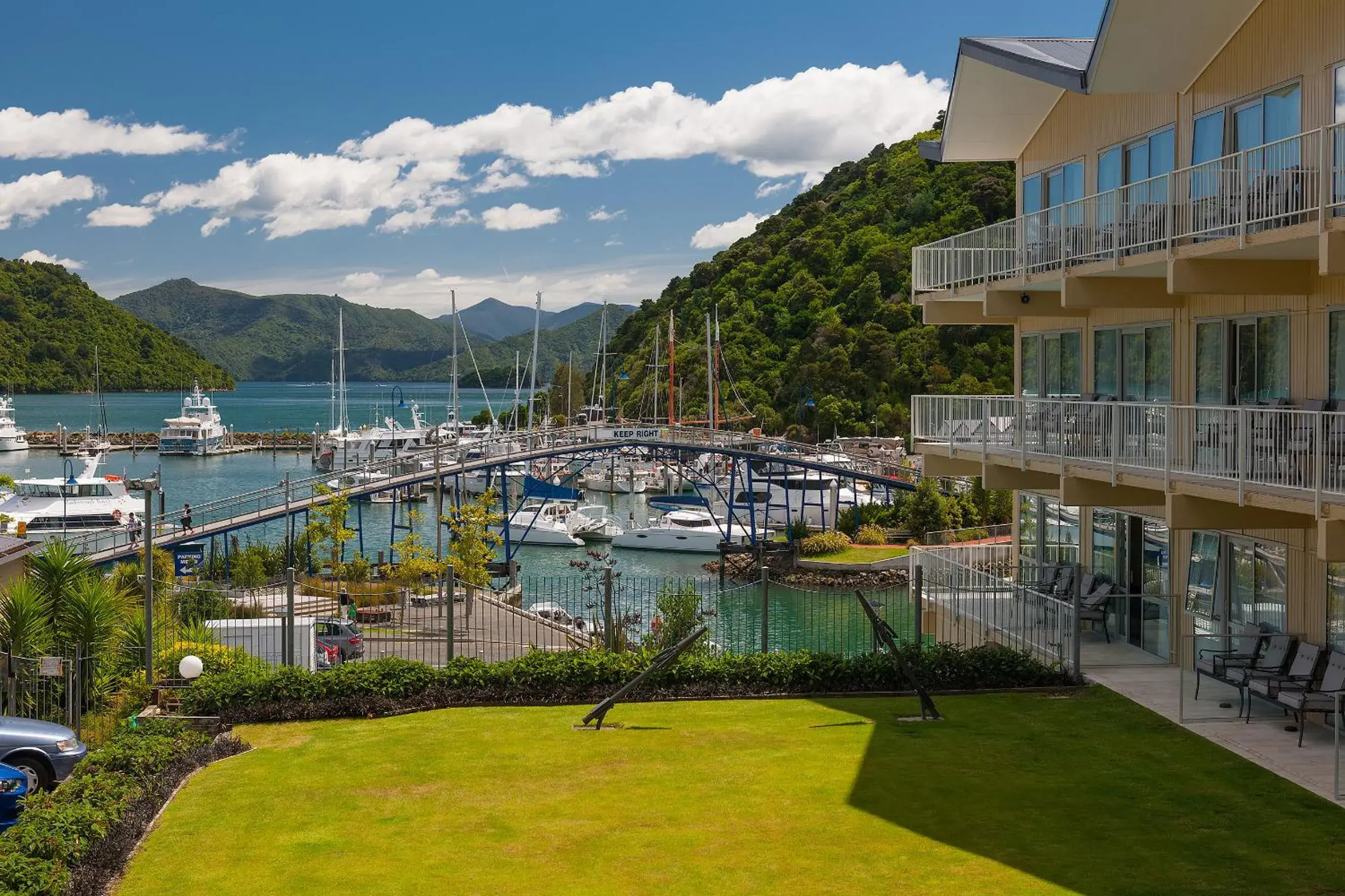 Garden in Beachcomber Inn (Picton)