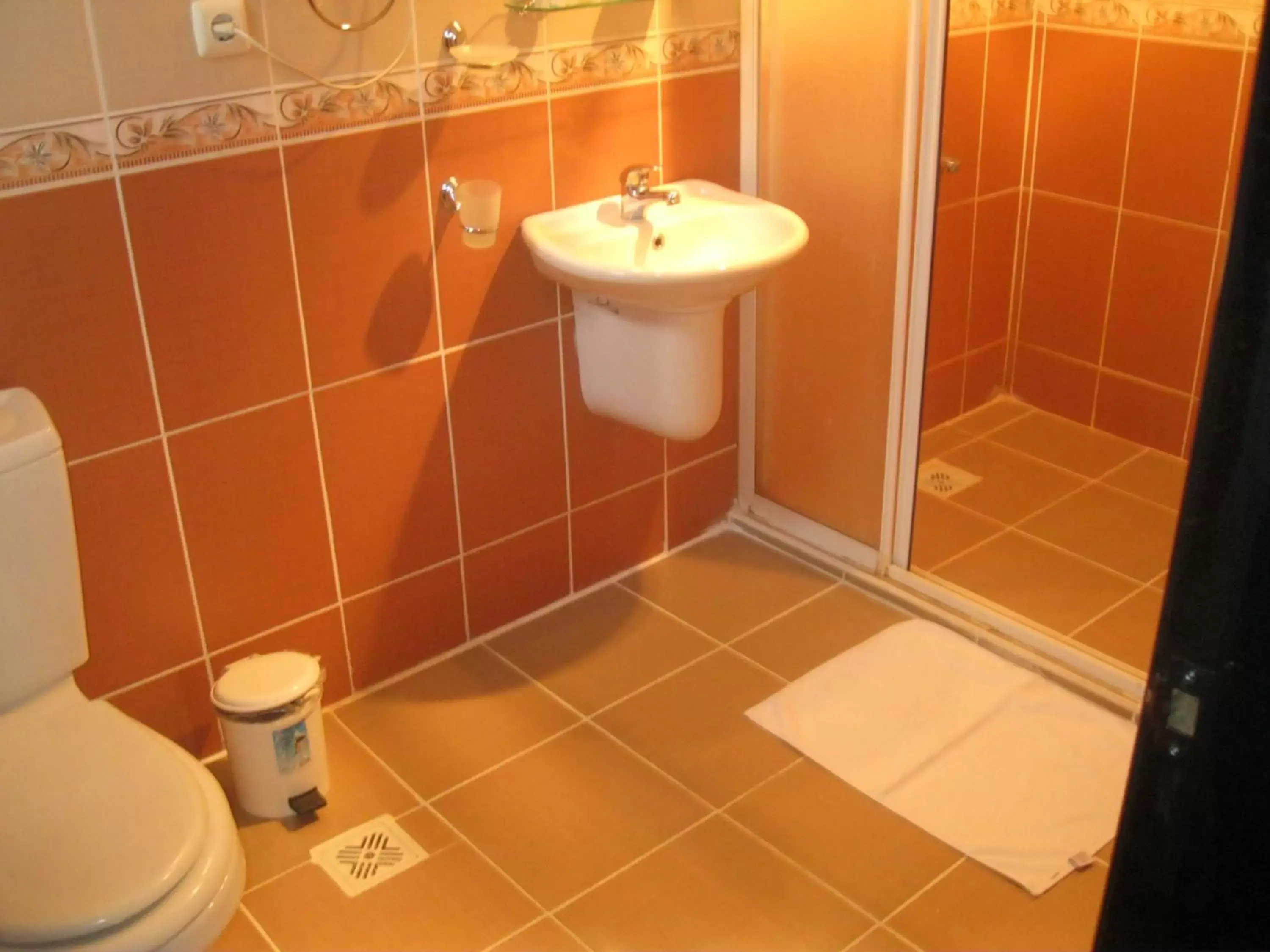 Bathroom in Mina 1 Hotel