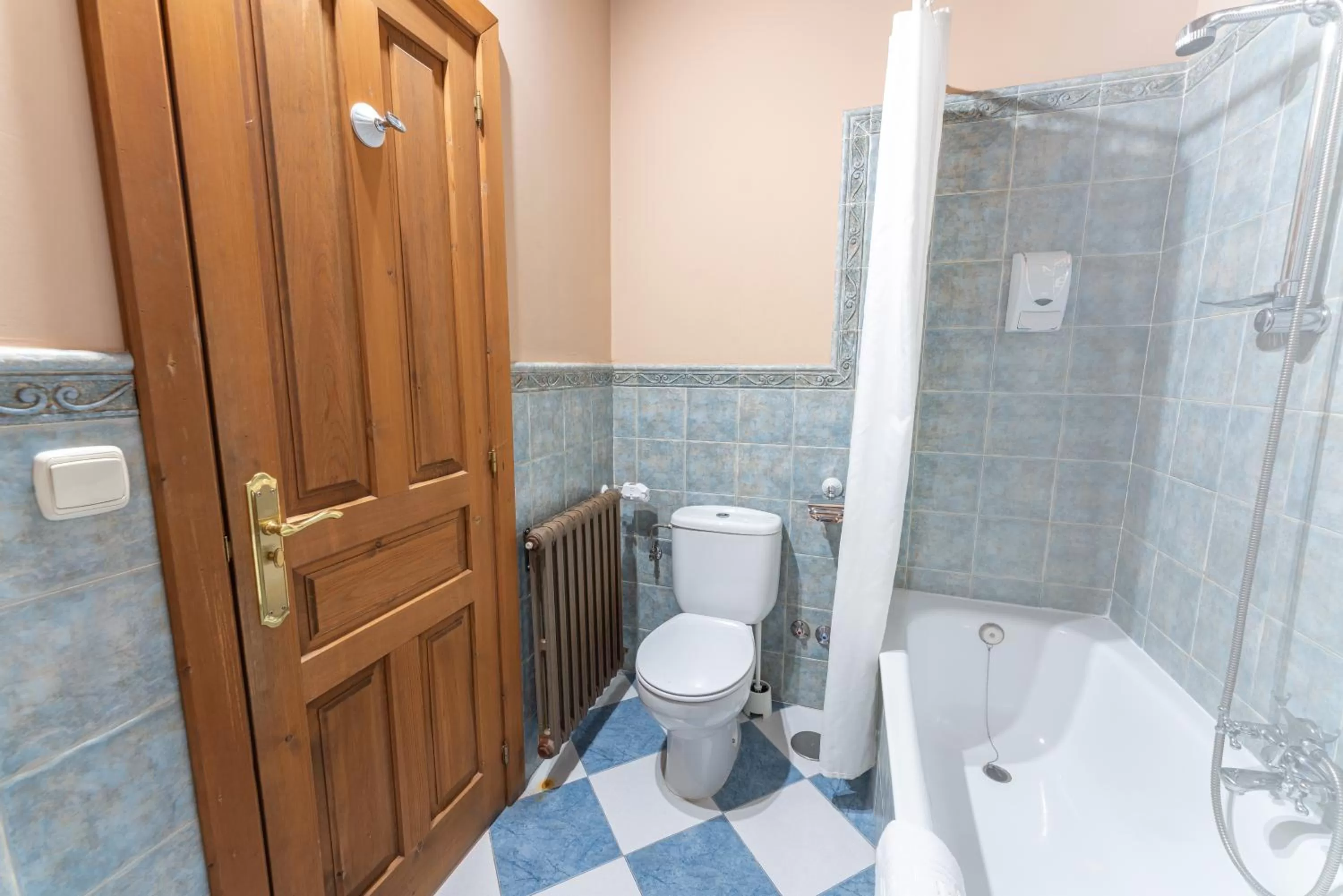 Toilet in Hotel Rincón Castellano