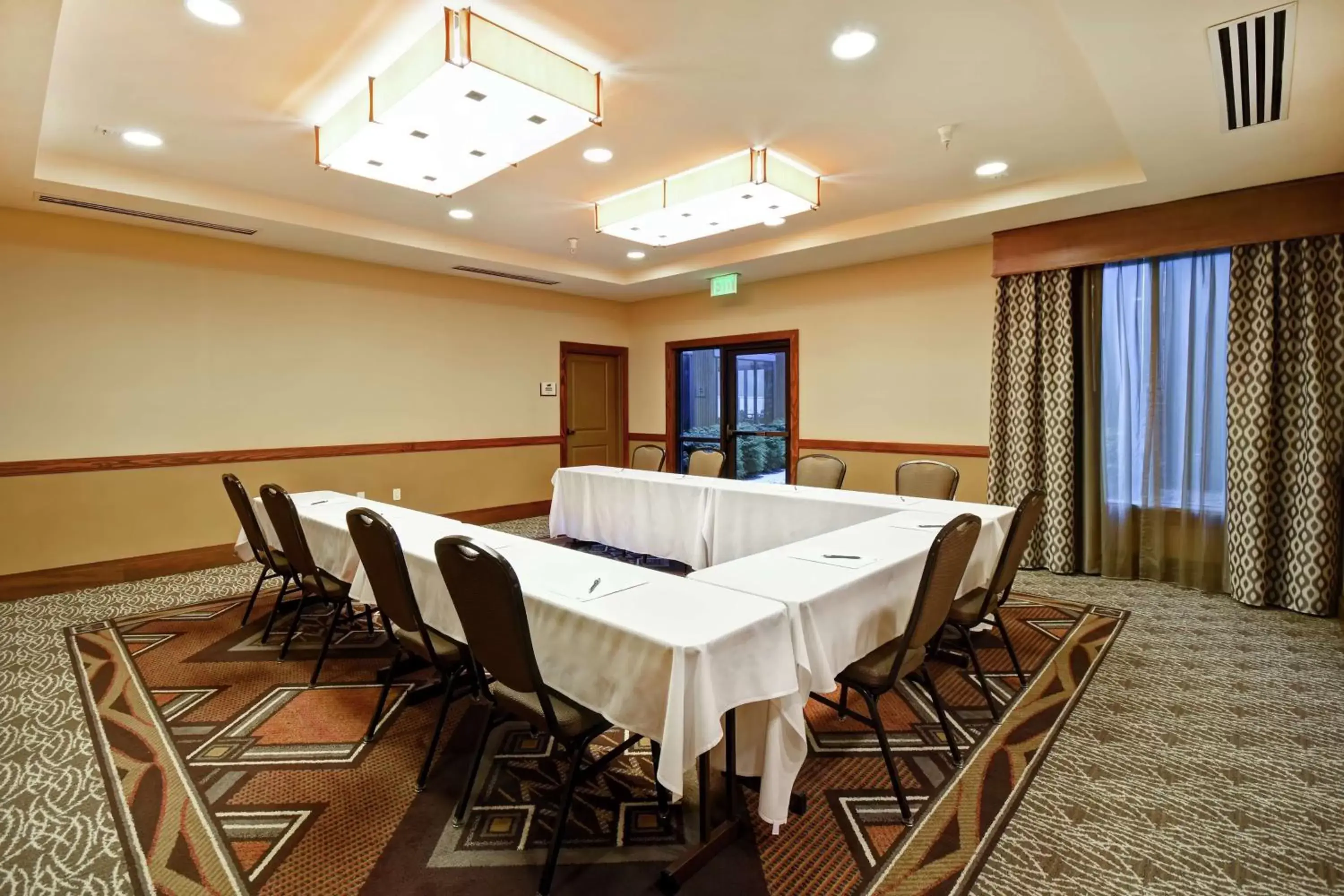 Meeting/conference room in Homewood Suites by Hilton Kalispell