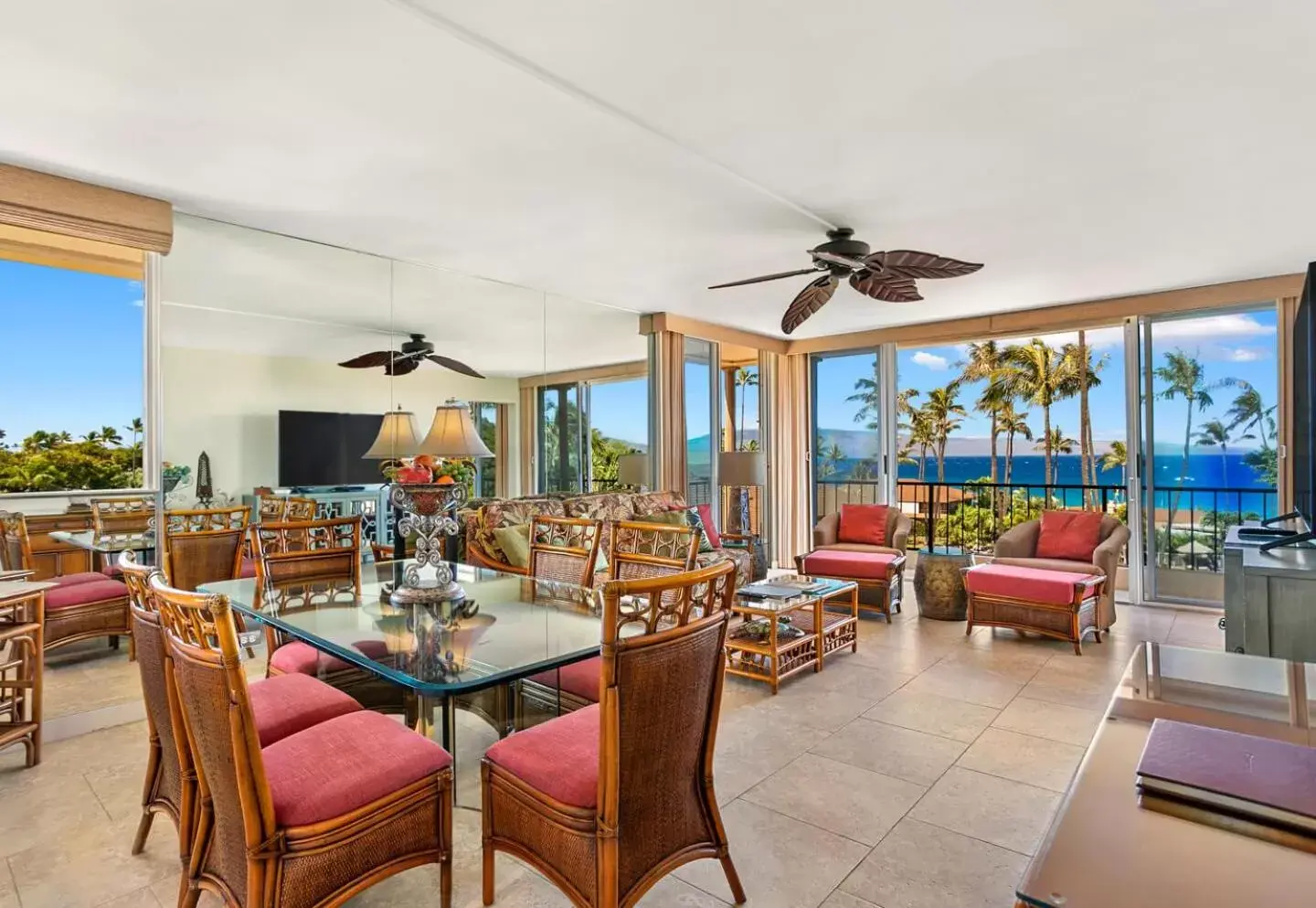 Living room, Restaurant/Places to Eat in Aston Maui Kaanapali Villas