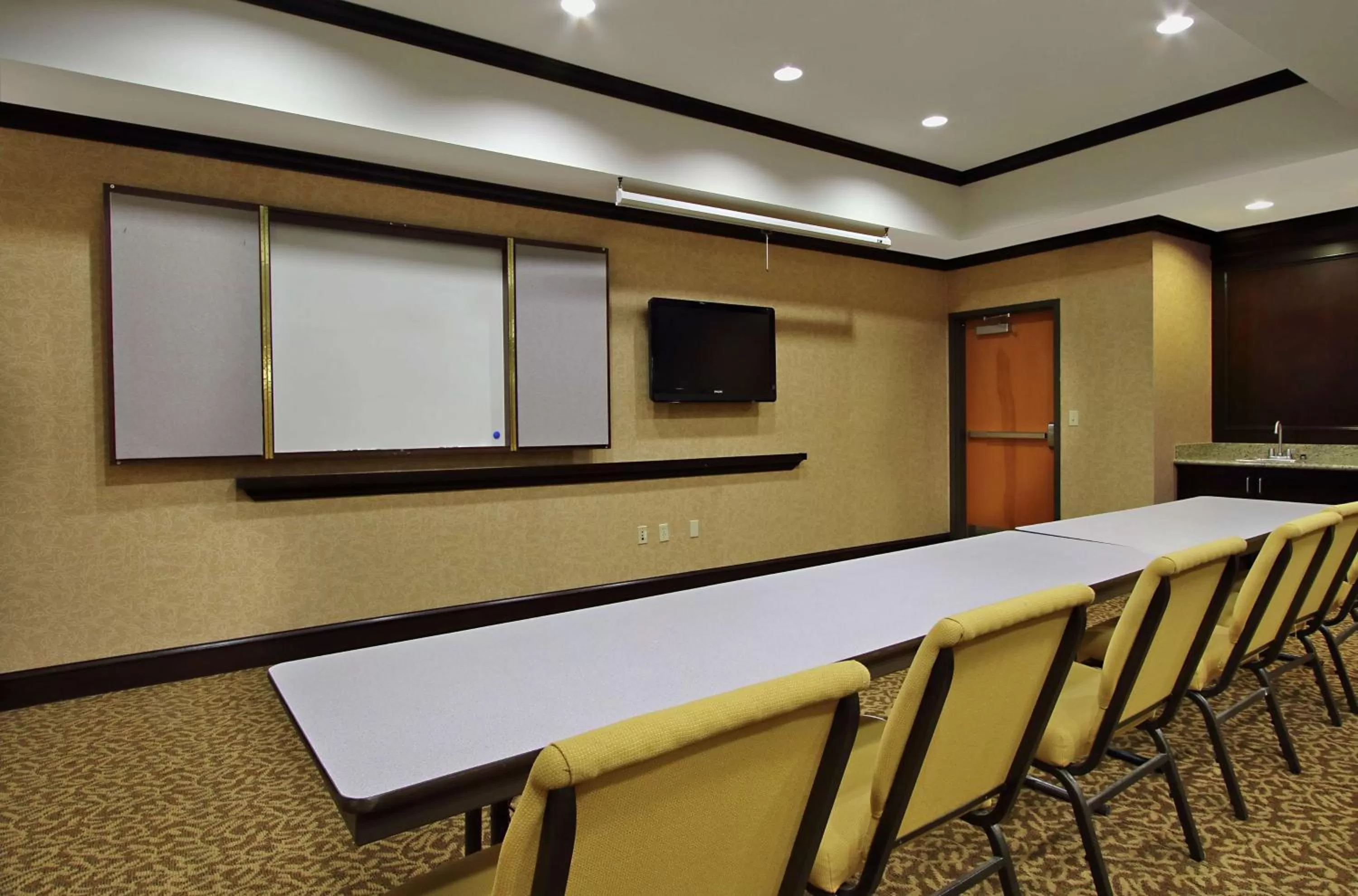 Meeting/conference room in Hampton Inn & Suites Buffalo