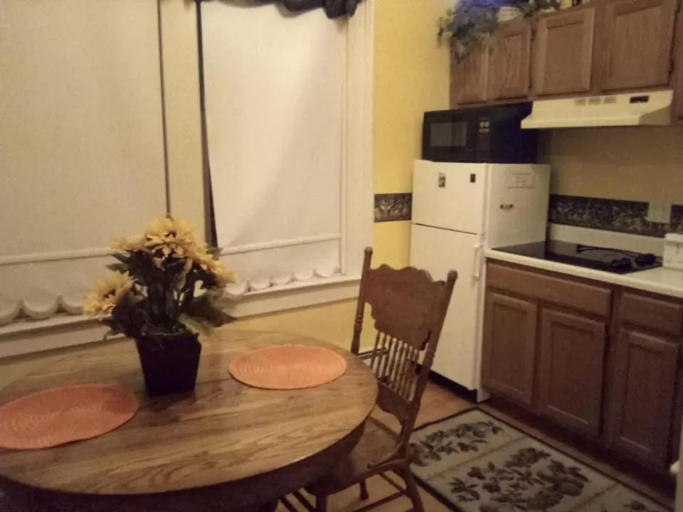 Kitchen/Kitchenette in Stay Saratoga