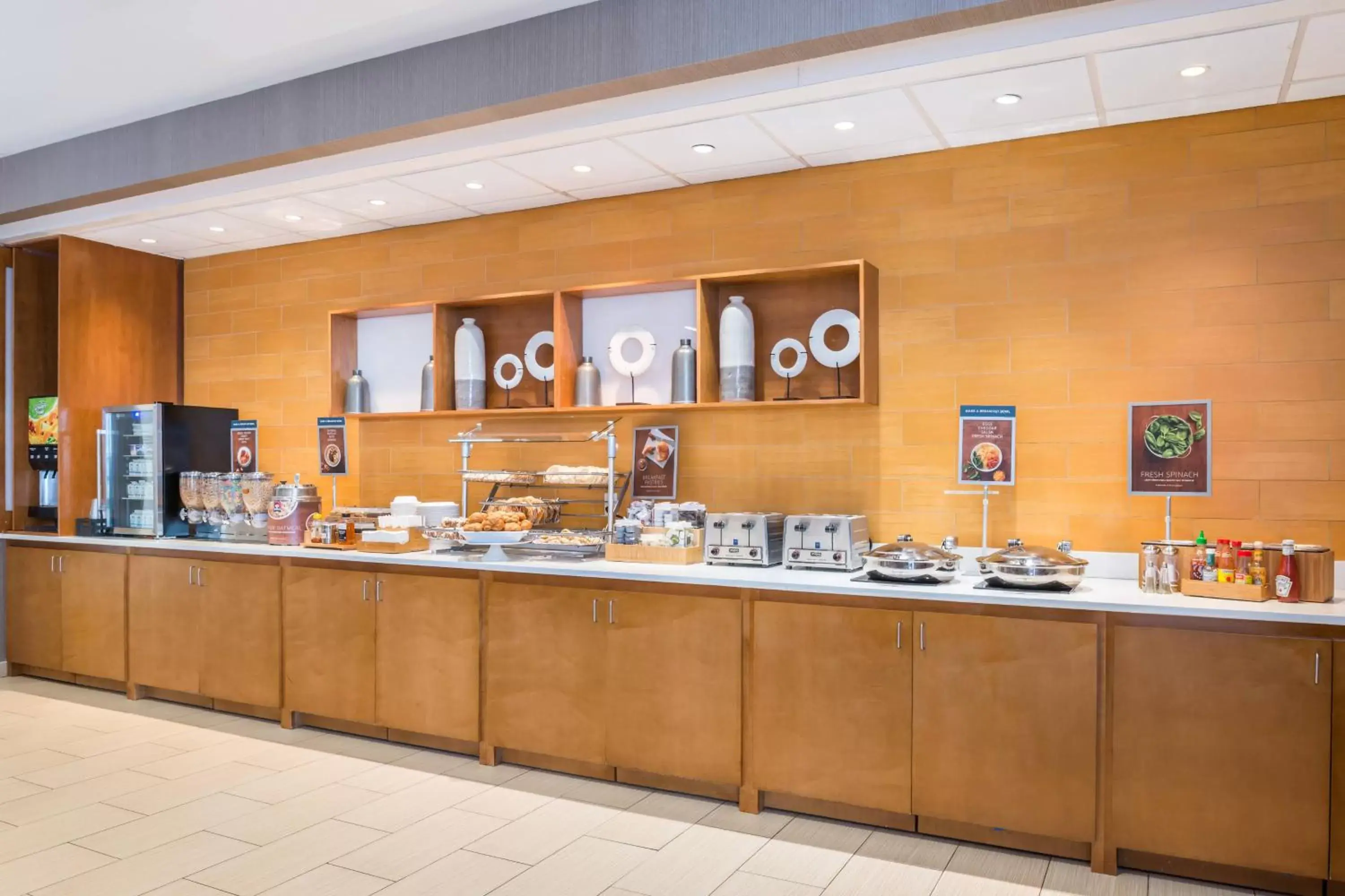 Breakfast, Restaurant/Places to Eat in SpringHill Suites by Marriott Huntsville Downtown