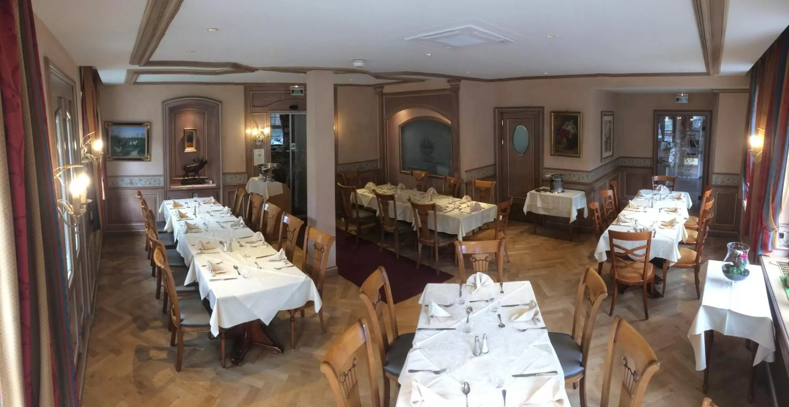 Restaurant/Places to Eat in Hôtel Ettenheim