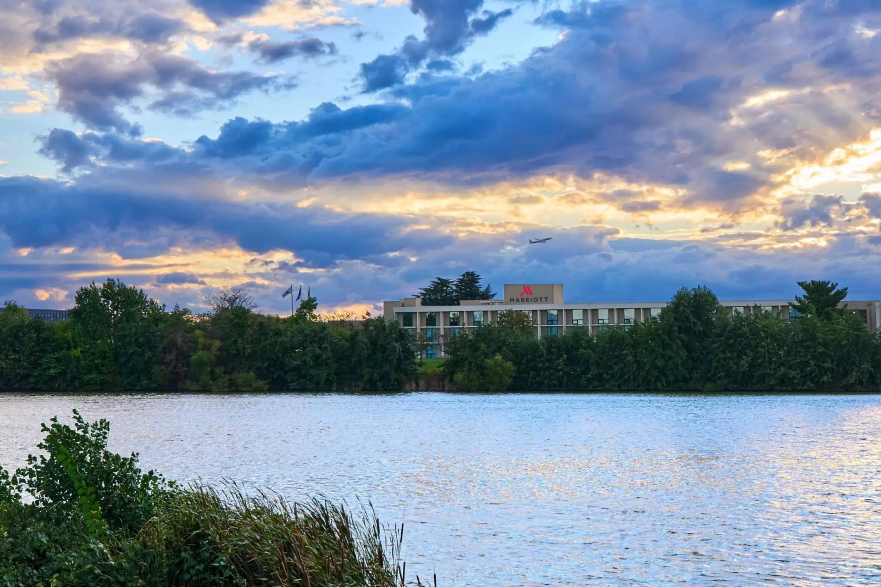 Property building, Natural Landscape in Washington Dulles Airport Marriott