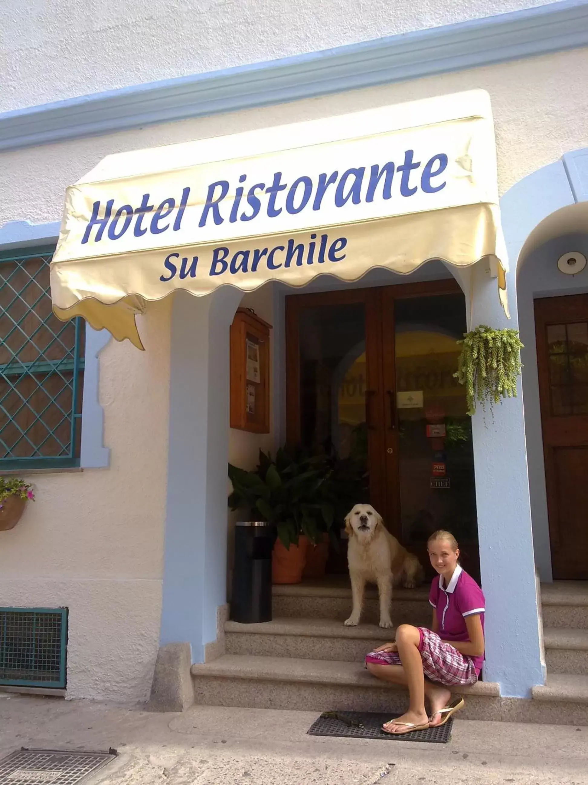 Facade/entrance in Hotel Su Barchile