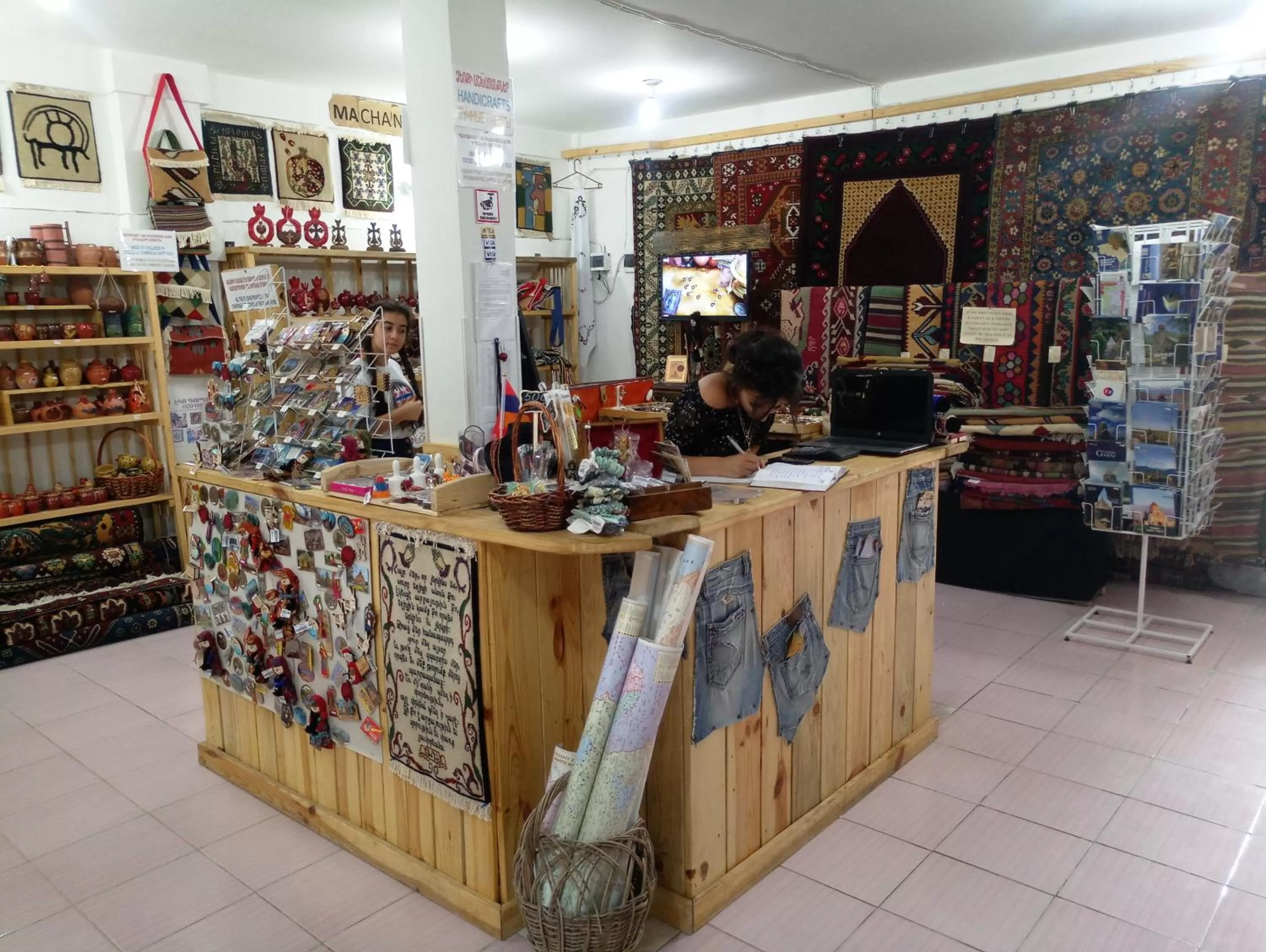 On-site shops in Machanents Art Hotel