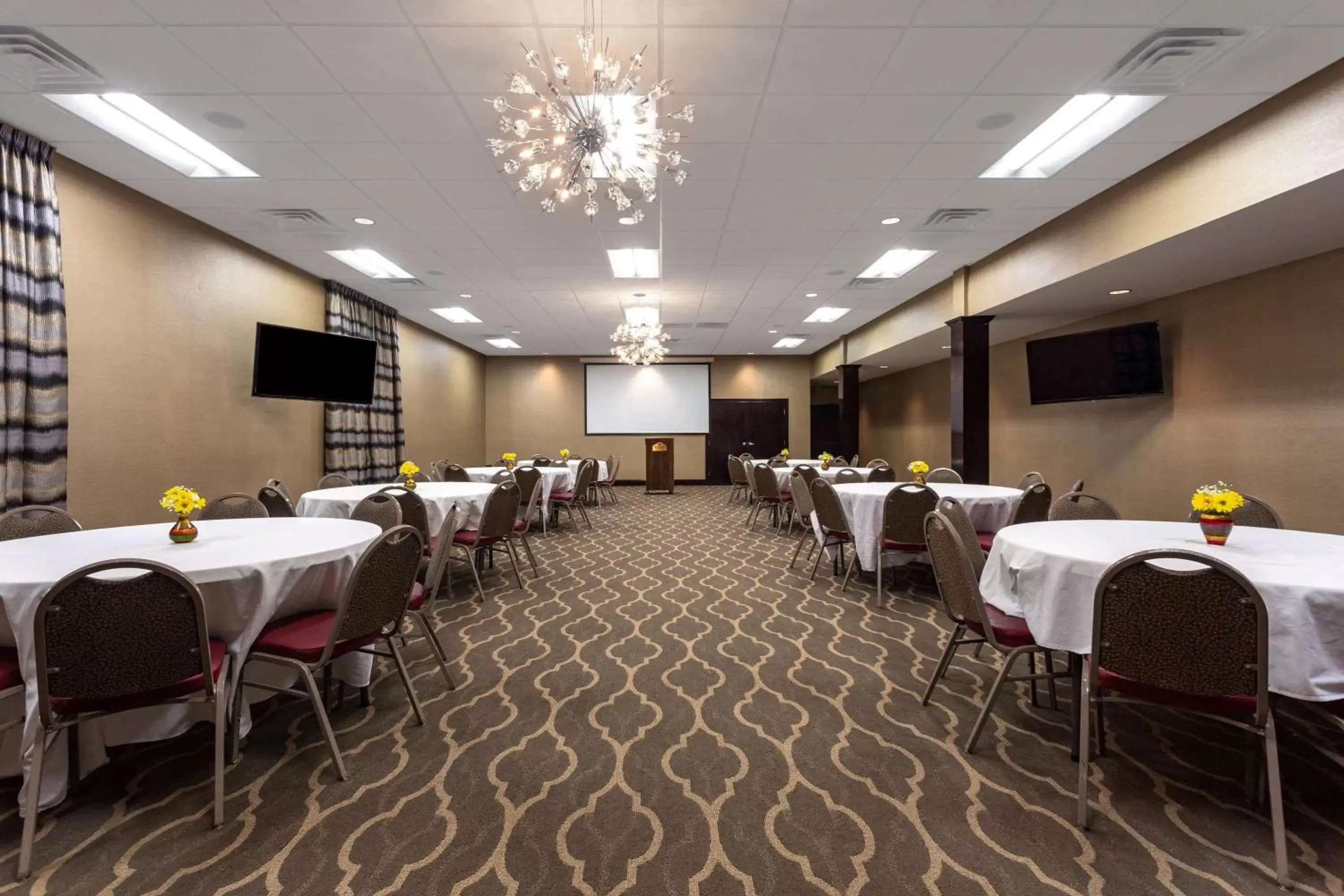 Banquet/Function facilities in Wingate by Wyndham Macon