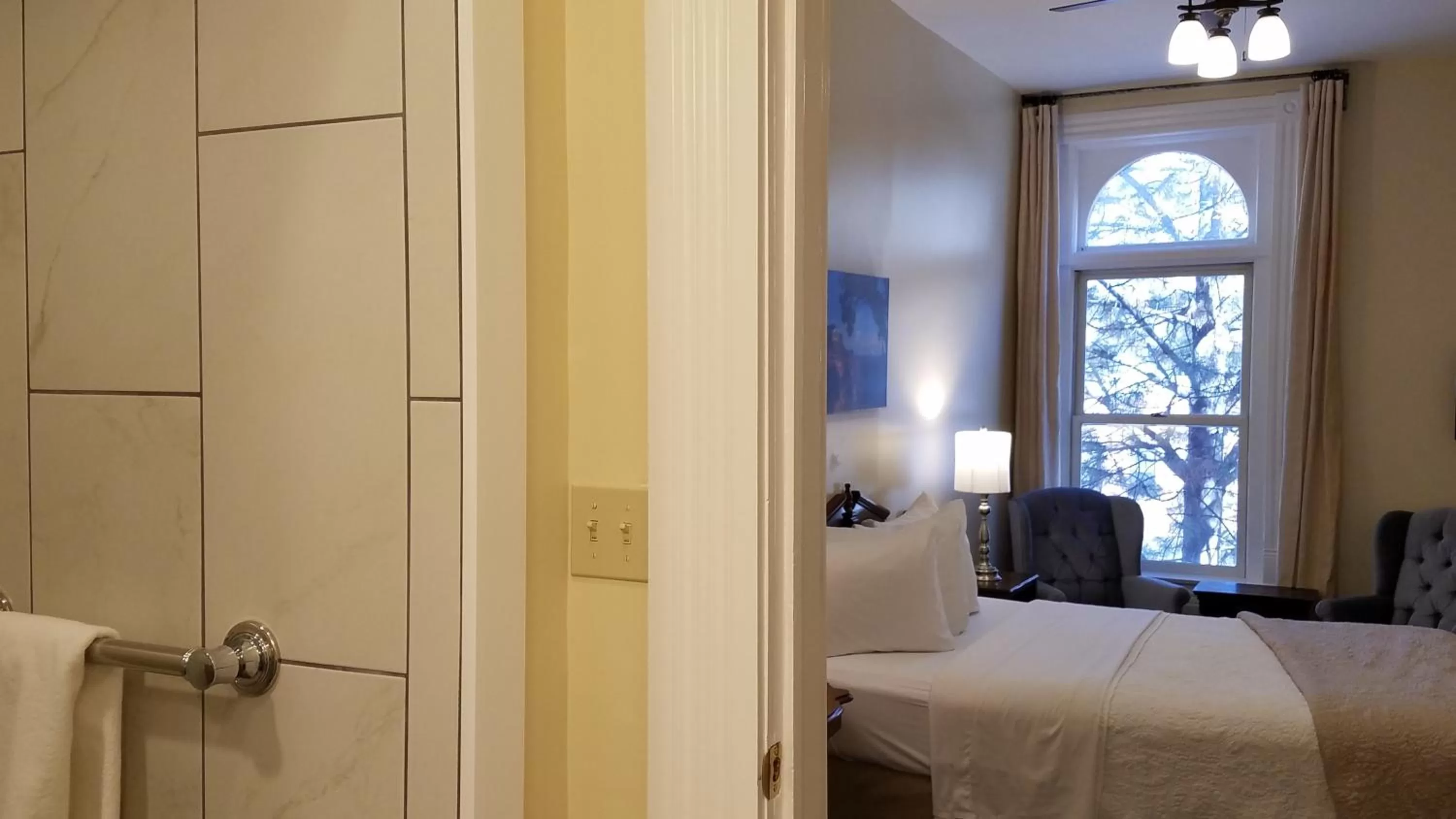 Bedroom, Bed in Hotel Ouray - for 12 years old and over