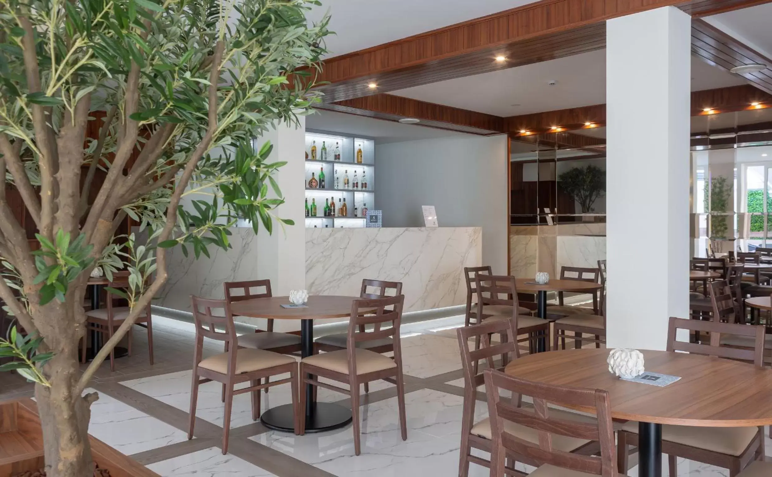 Lounge or bar in Hotel Afonso V & SPA Lounge or bar in Hotel Afonso V & SPA