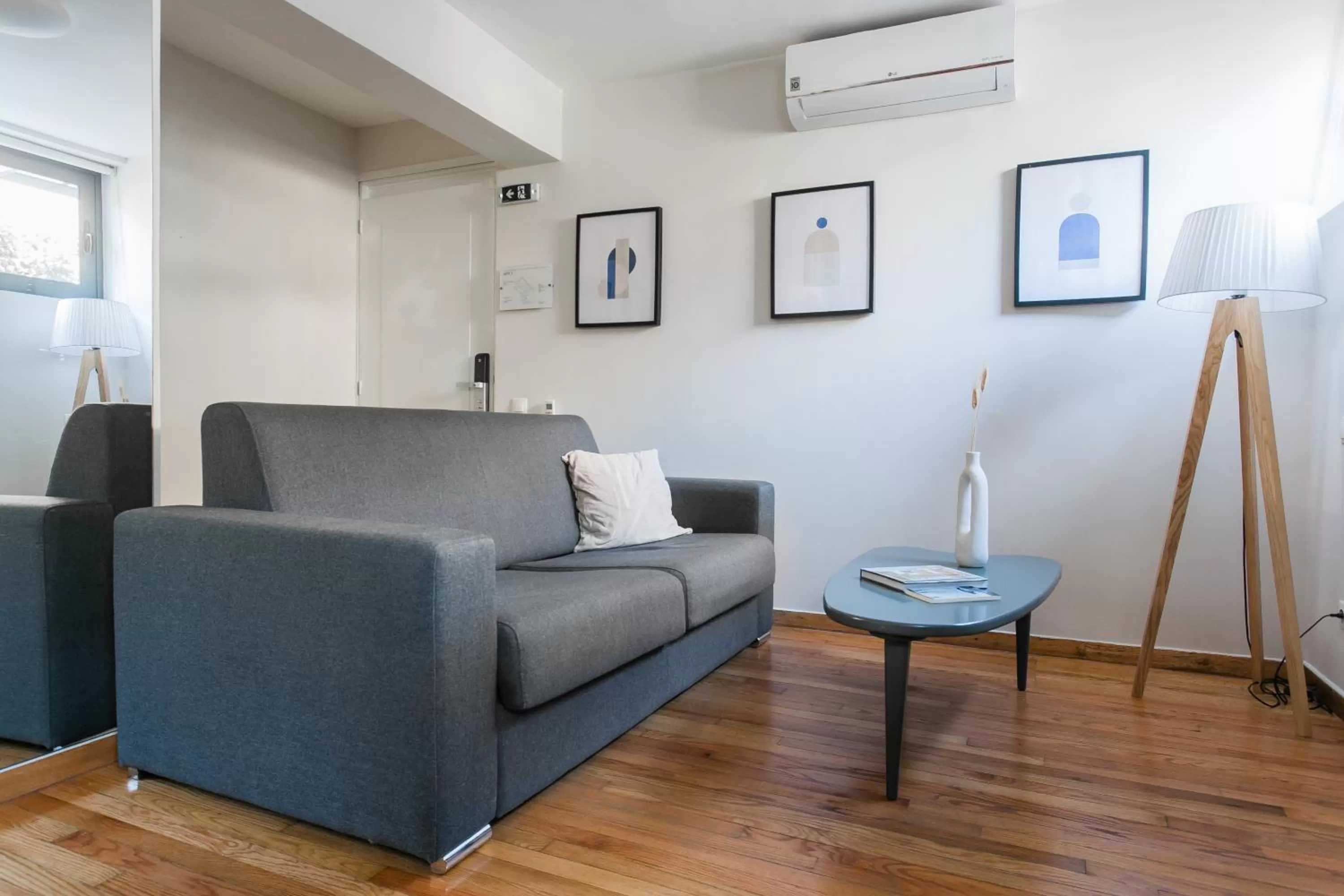 TV and multimedia, Seating Area in ZOIA The Hill by UPSTREET