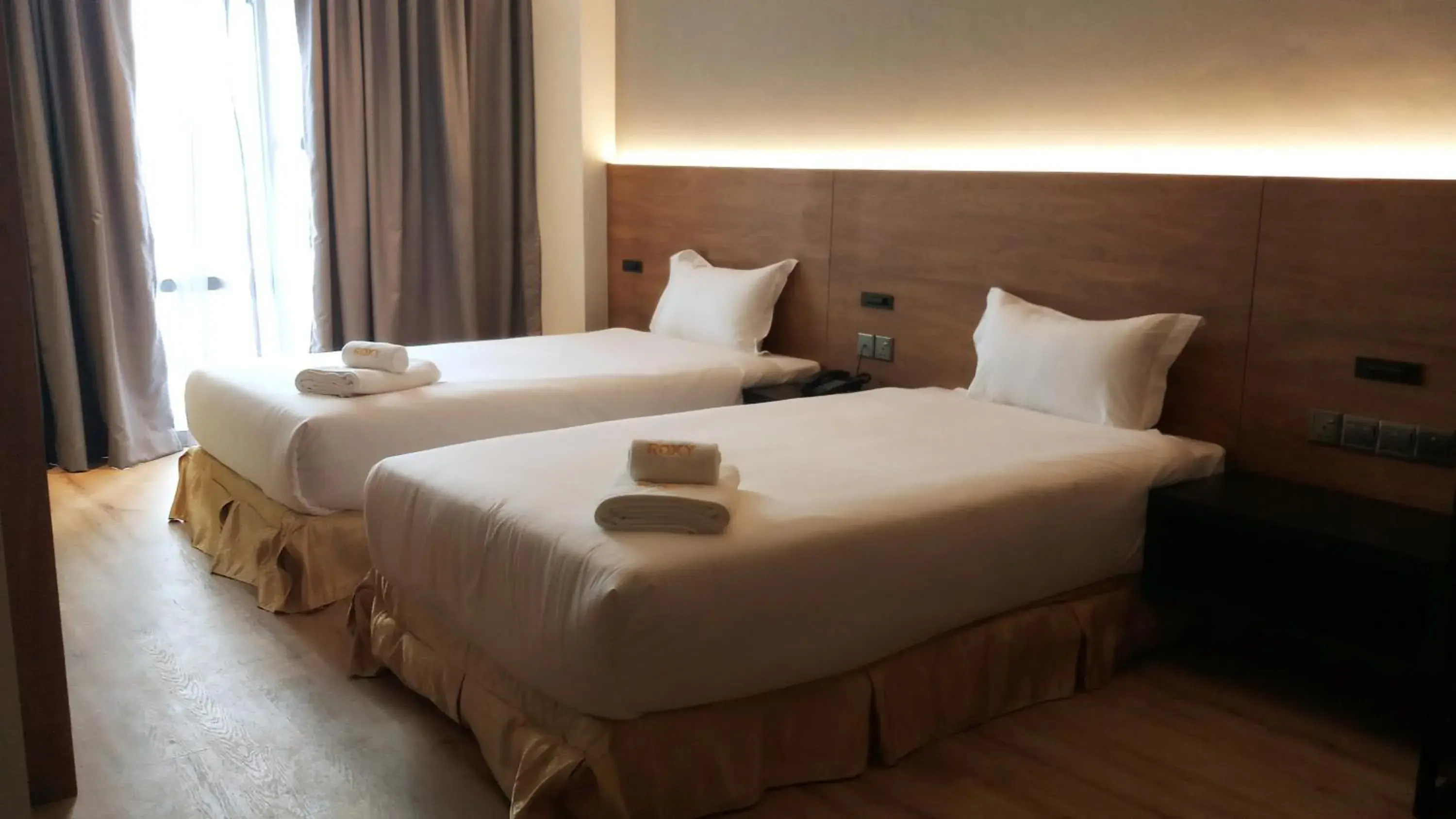 Bedroom, Bed in Roxy Hotel Padungan