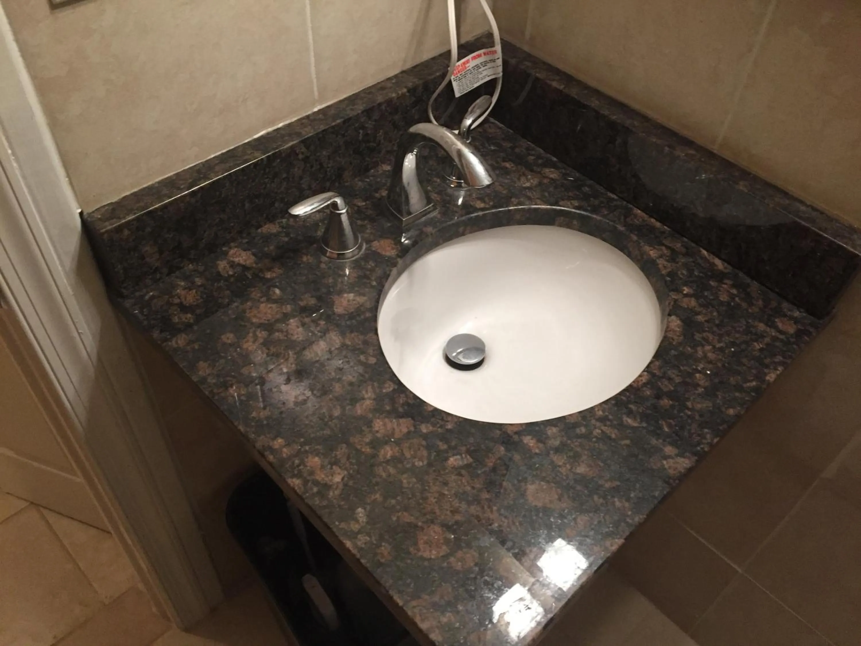 Bathroom in DC International Hostel 2