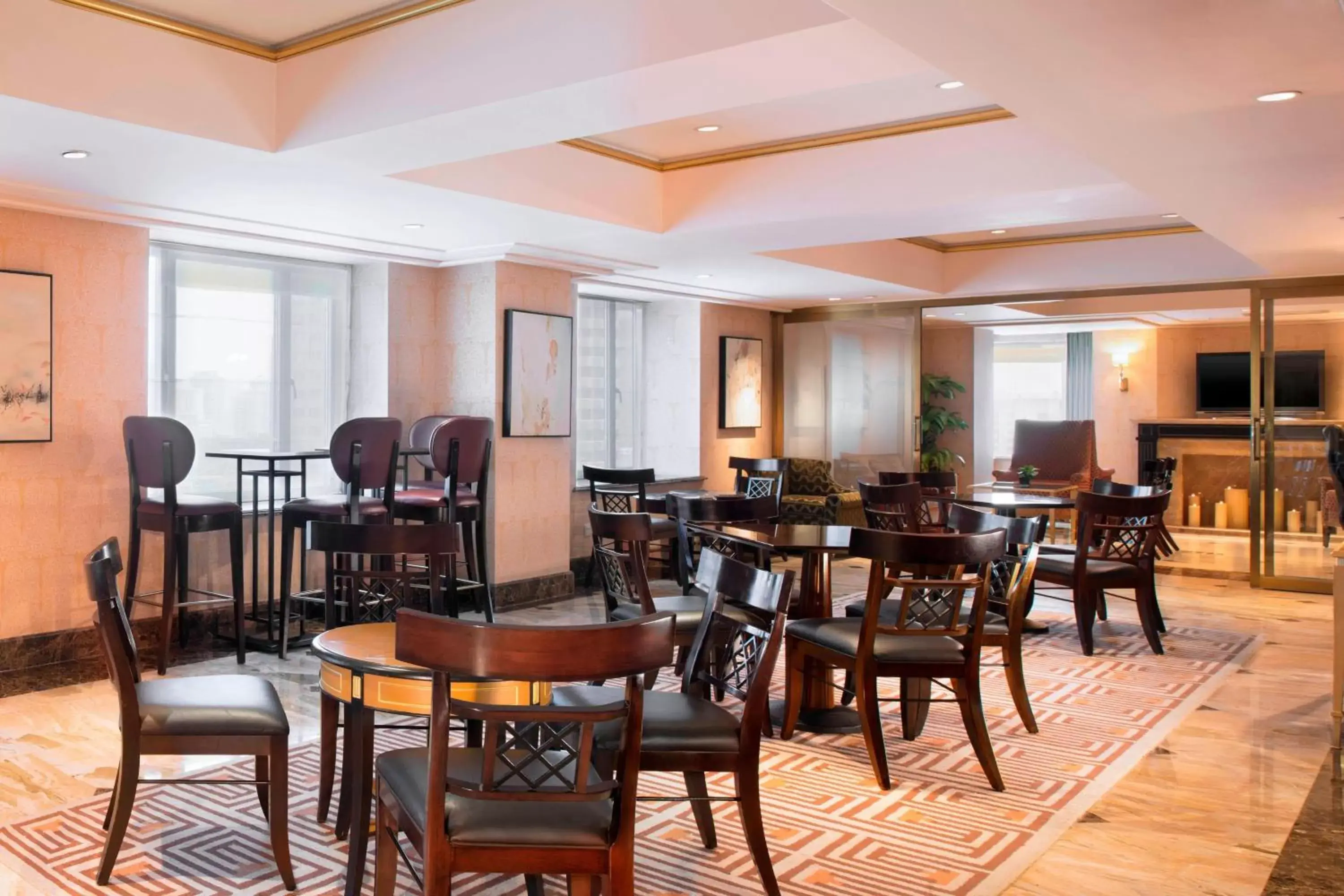 Lounge or bar, Restaurant/Places to Eat in The St. Regis Beijing