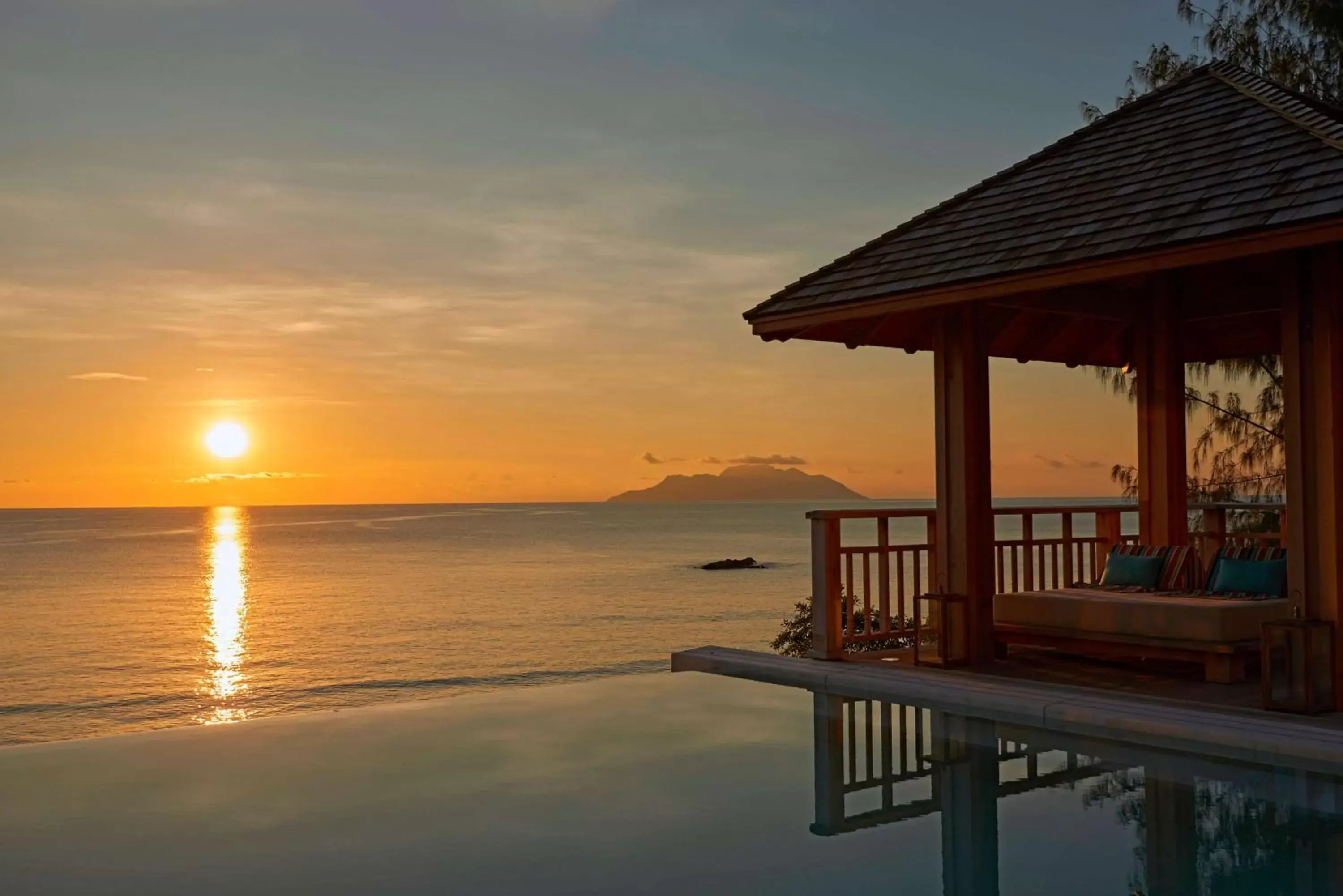 Living room, Sunrise/Sunset in Hilton Seychelles Northolme Resort & Spa
