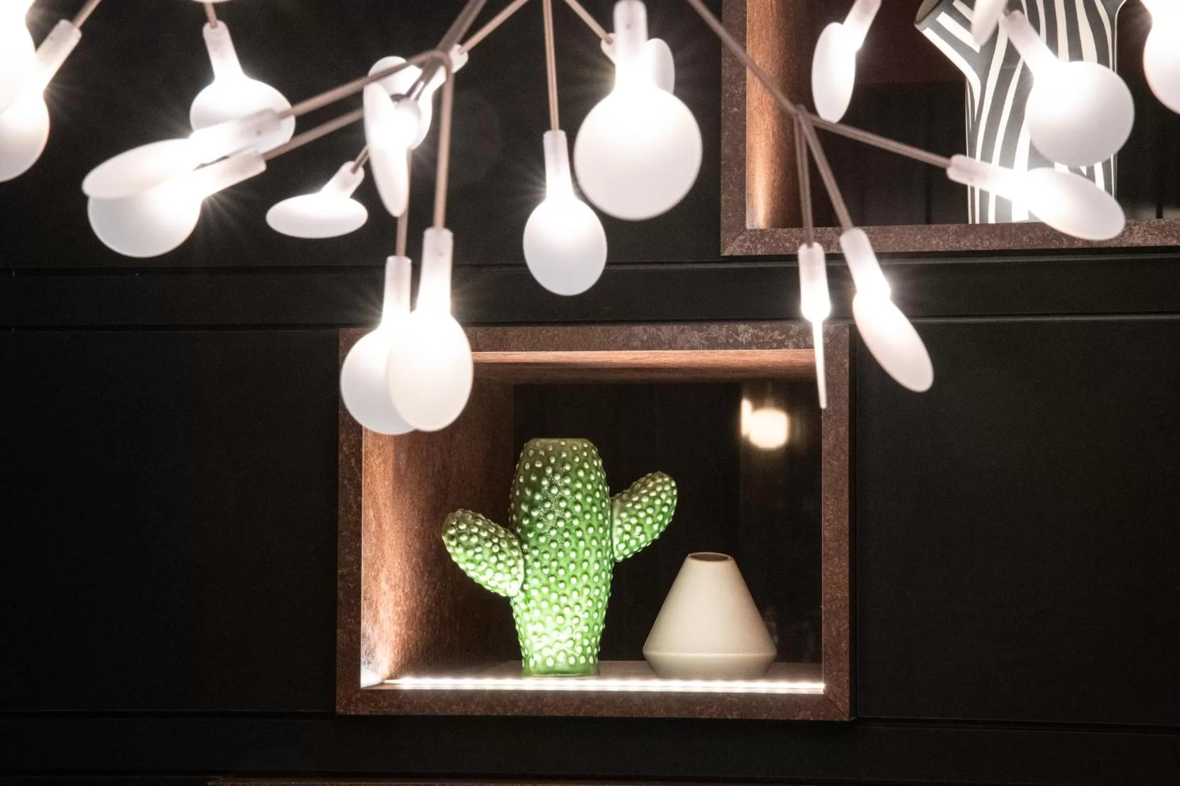 Lobby or reception in Hôtel Mercure Toulon La Seyne-Sur-Mer