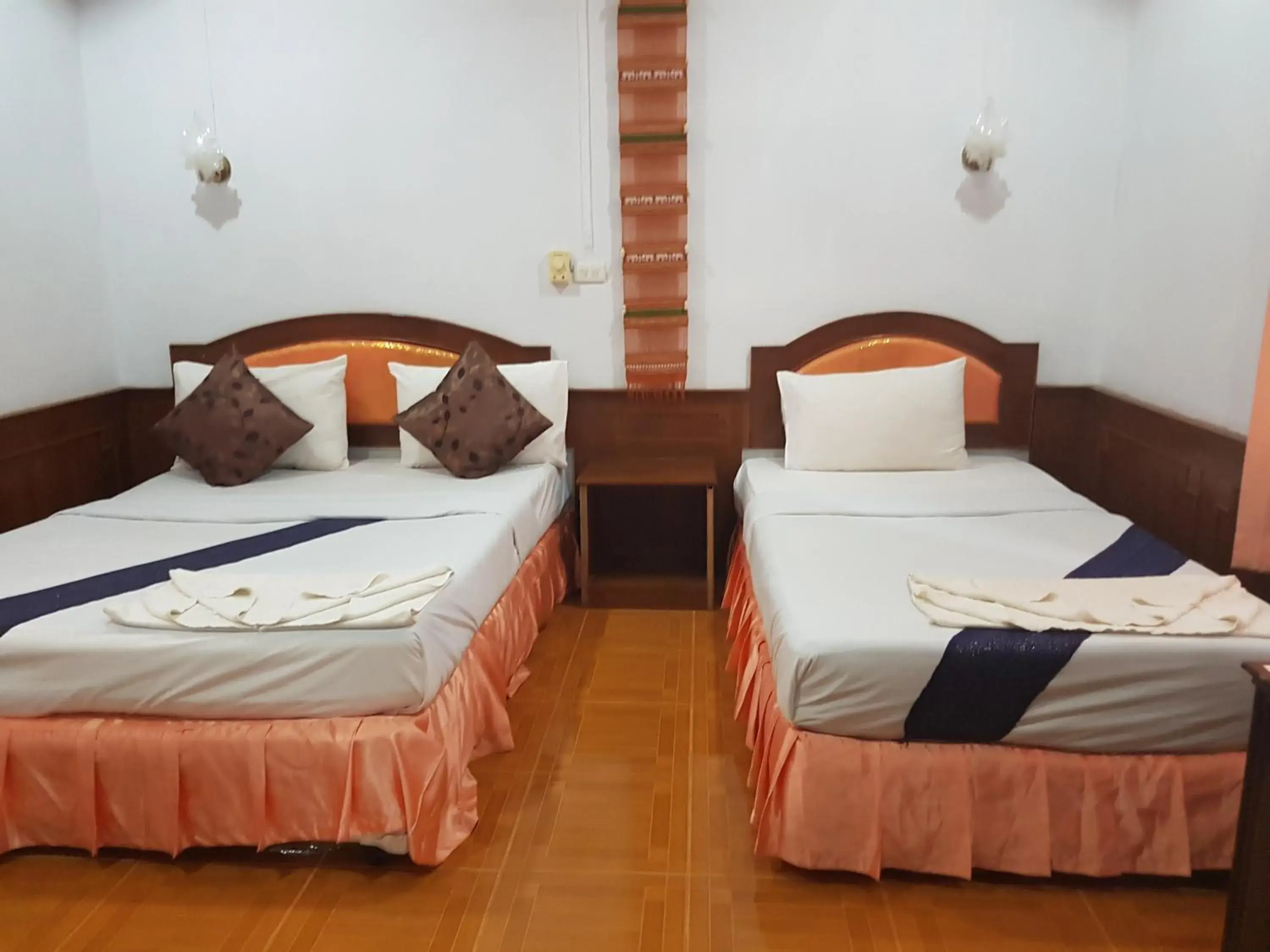 Bedroom, Bed in Lanta Paradise Beach Resort