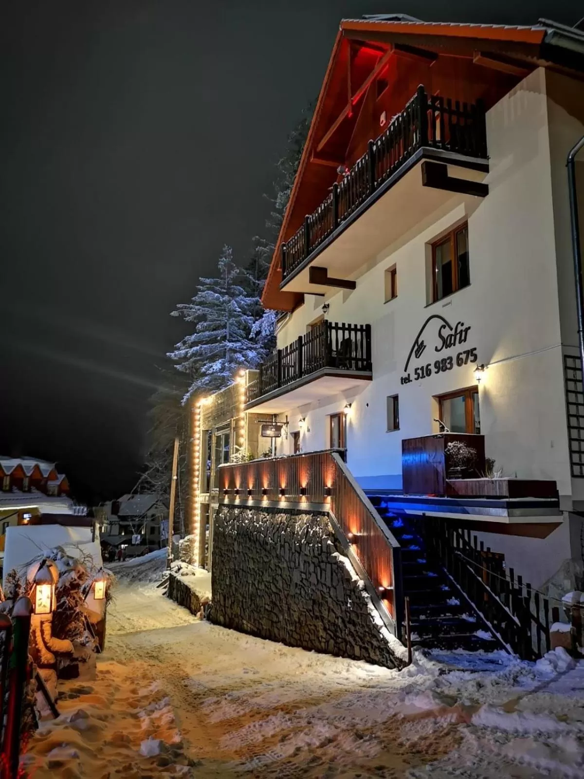 Property Building in Safir przy samym WYCIĄGU